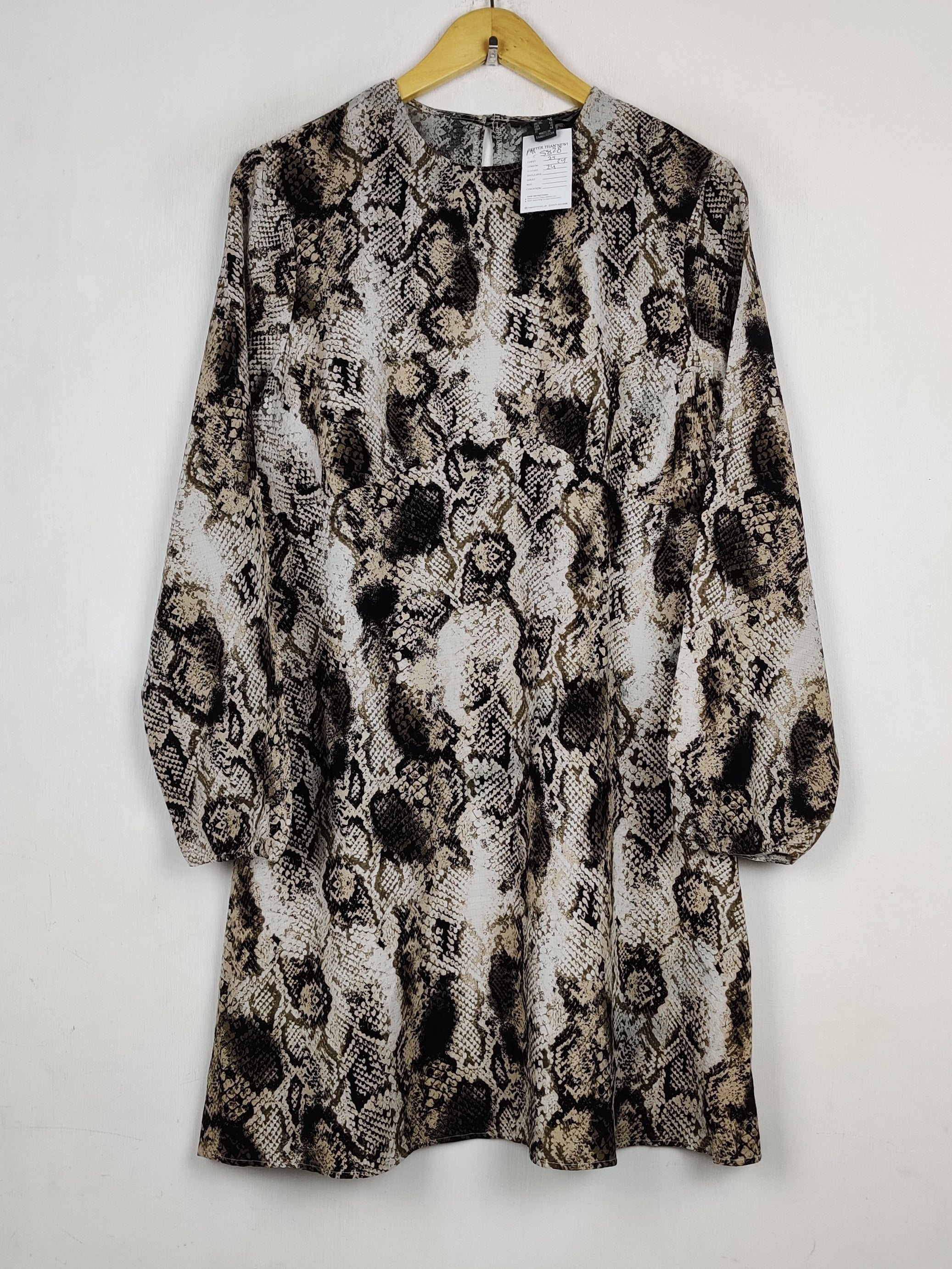 Buy online pre-used pre-loved 100% authentic & Original branded Primark (MF-5828) available in Pakistan. Top international brands avilable.