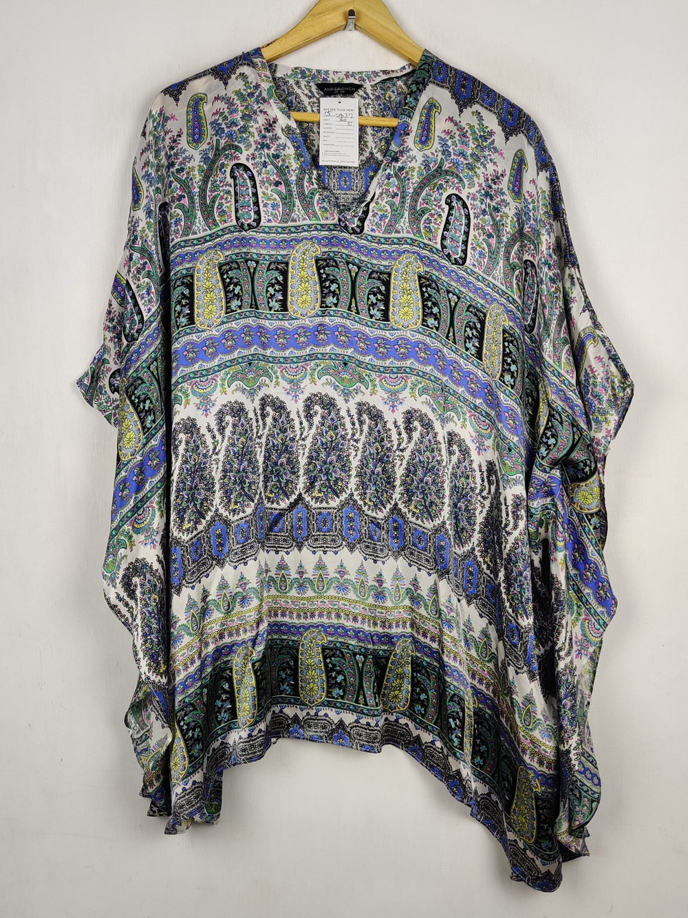 Buy online pre-used pre-loved 100% authentic & Original branded Amrita Singh (MF-5837) available in Pakistan. Top international brands avilable.