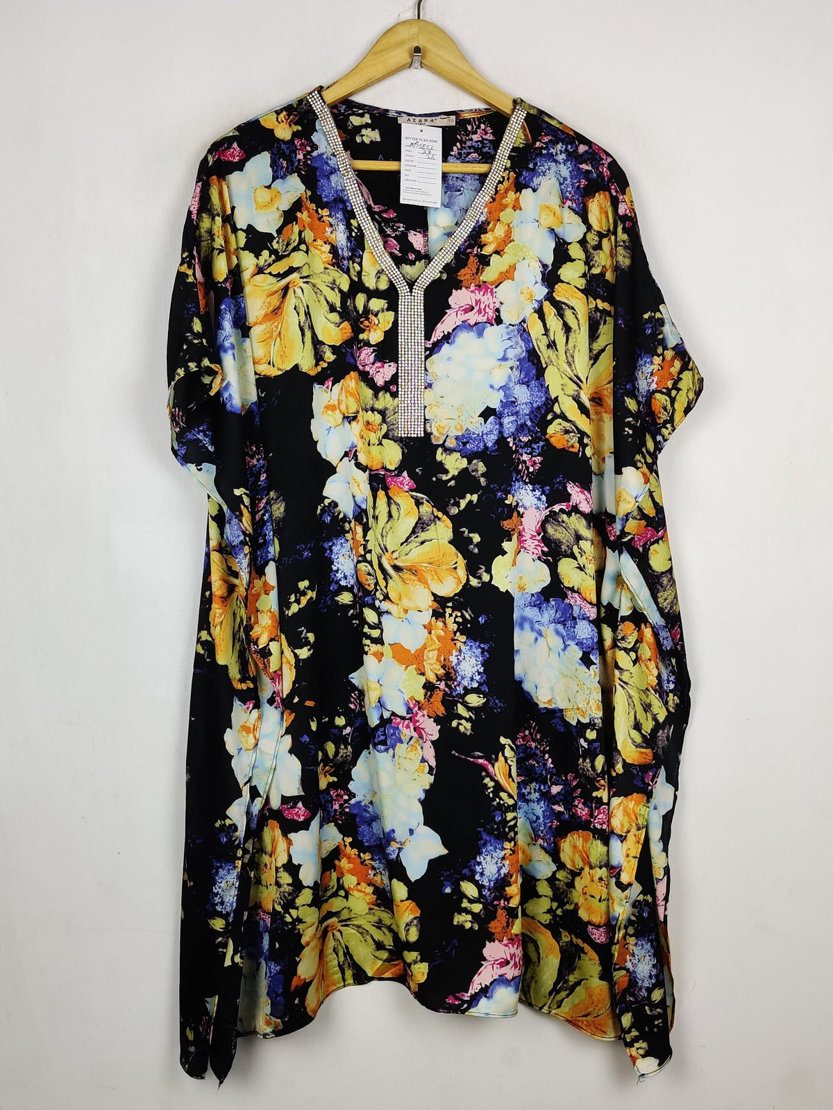 Buy online pre-used pre-loved 100% authentic & Original branded Azaka (MF-5853) available in Pakistan. Top international brands avilable.