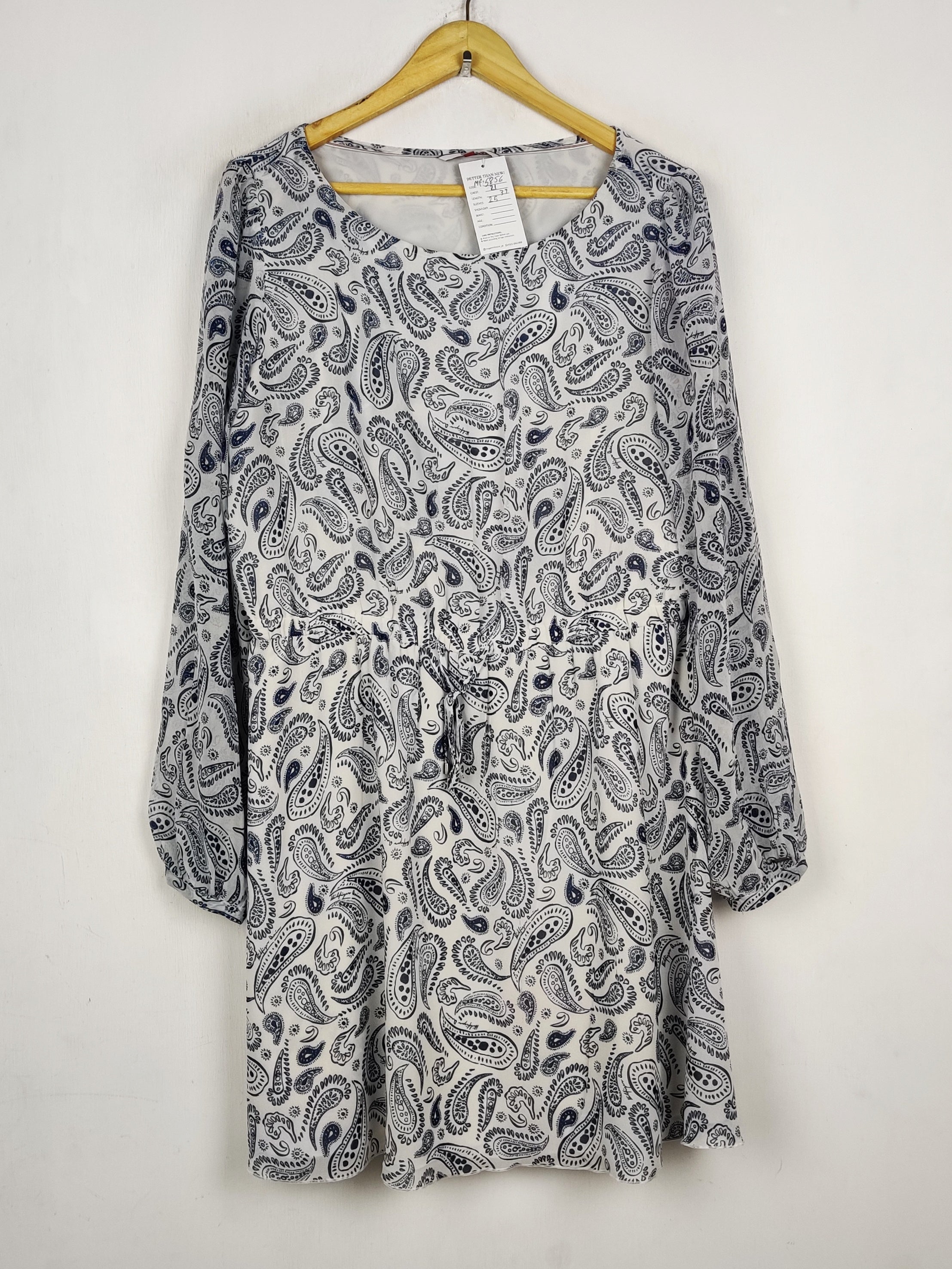 Buy online pre-used pre-loved 100% authentic & Original branded T.O.M.M.Y H.I.L.F.I.G.E.R (MF-5856) available in Pakistan. Top international brands avilable.