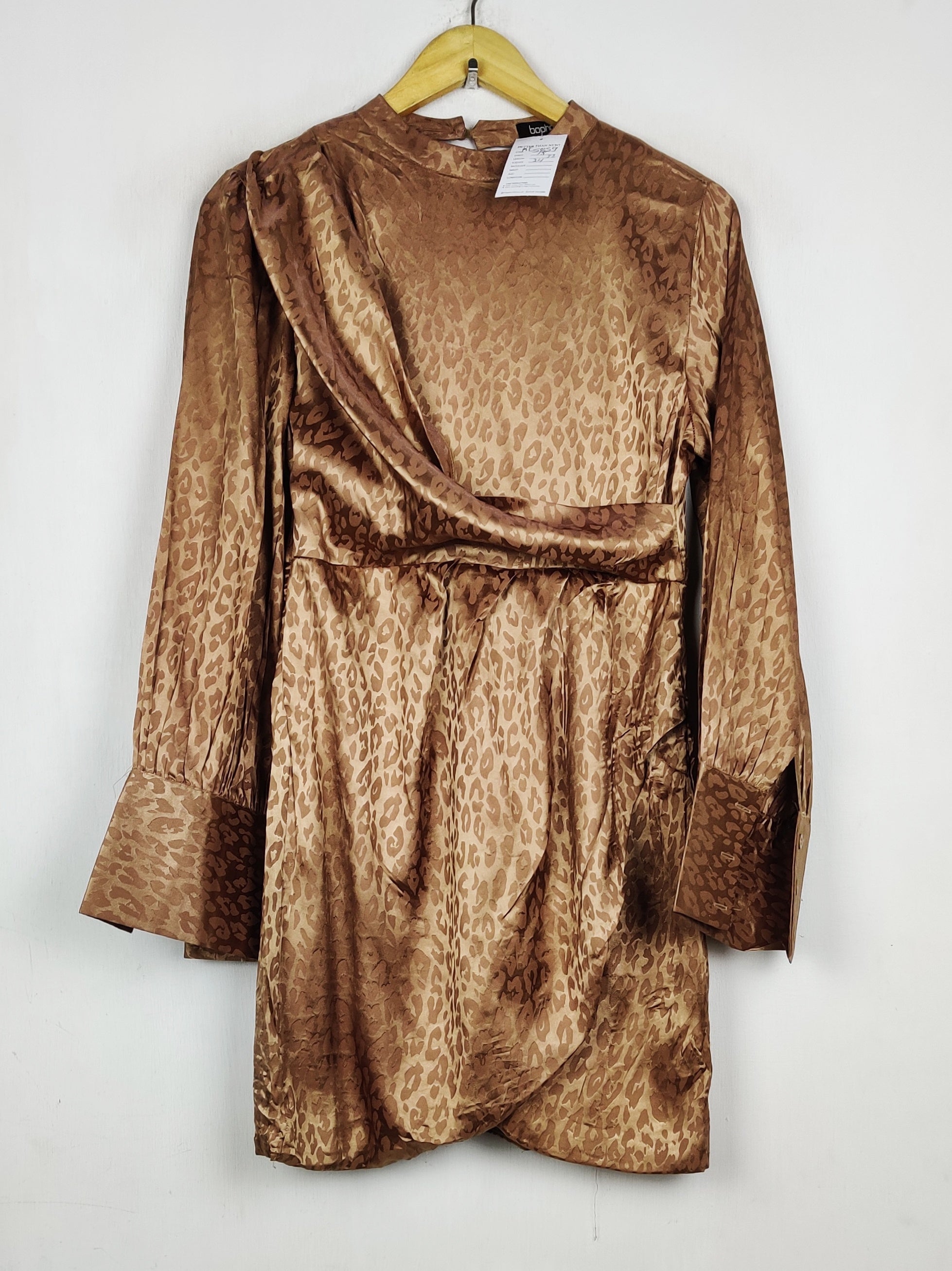 Buy online pre-used pre-loved 100% authentic & Original branded Boohoo (MF-5859) available in Pakistan. Top international brands avilable.