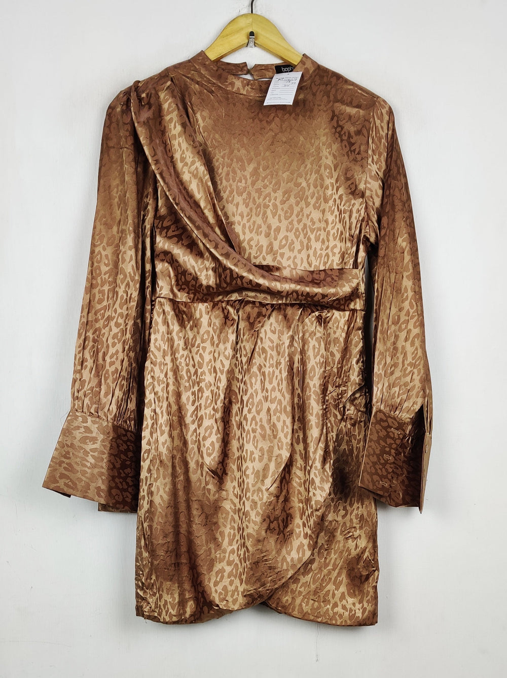 Buy online pre-used pre-loved 100% authentic & Original branded Boohoo (MF-5859) available in Pakistan. Top international brands avilable.