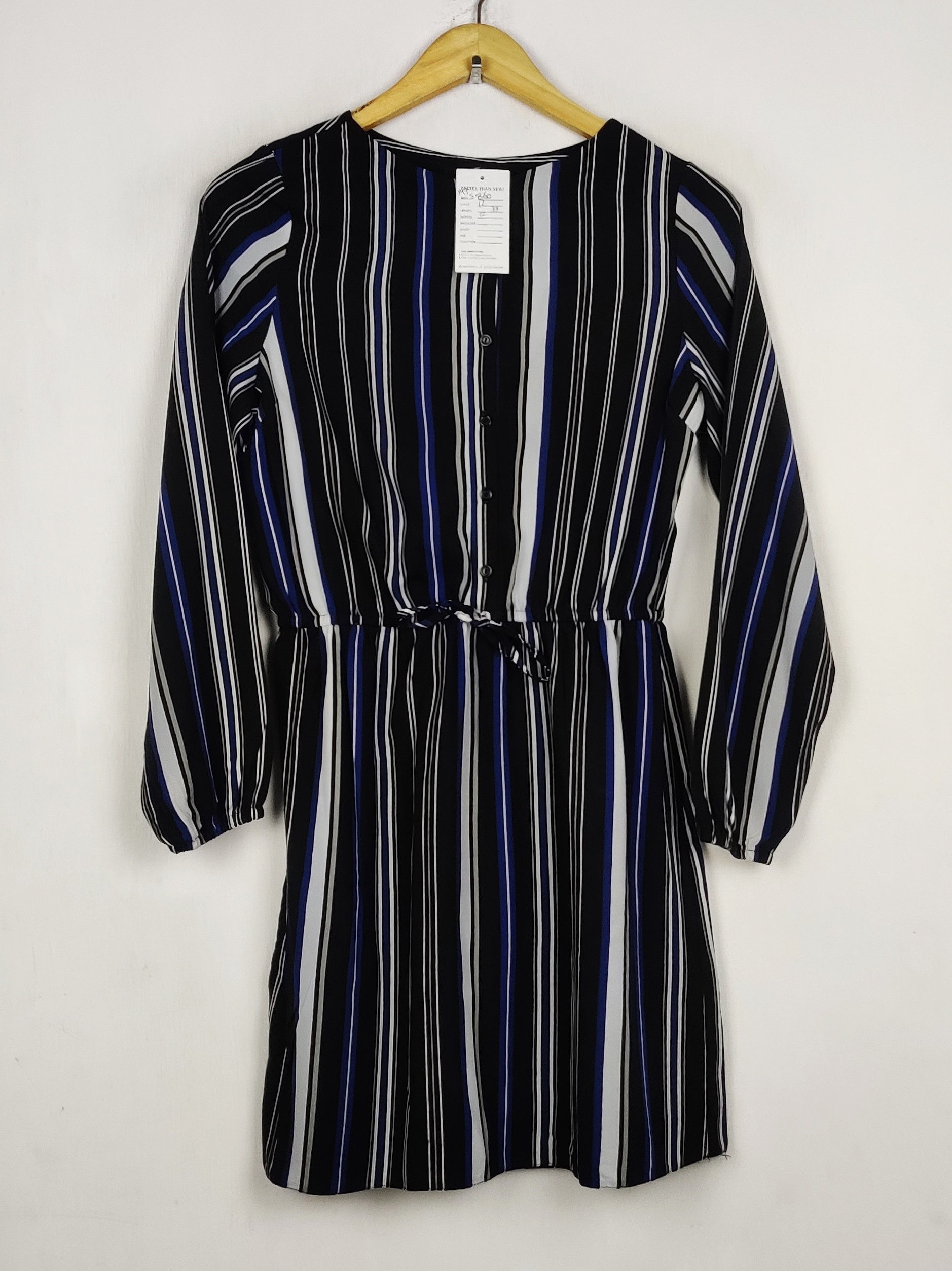 Buy online pre-used pre-loved 100% authentic & Original branded New Look (MF-5860) available in Pakistan. Top international brands avilable.