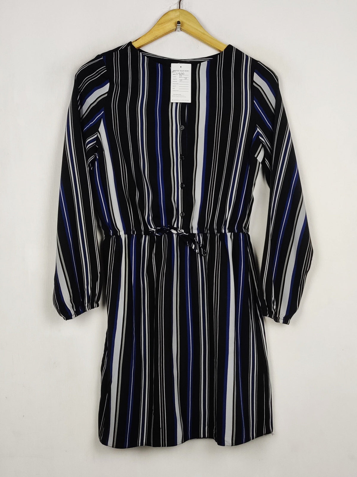 Buy online pre-used pre-loved 100% authentic & Original branded New Look (MF-5860) available in Pakistan. Top international brands avilable.