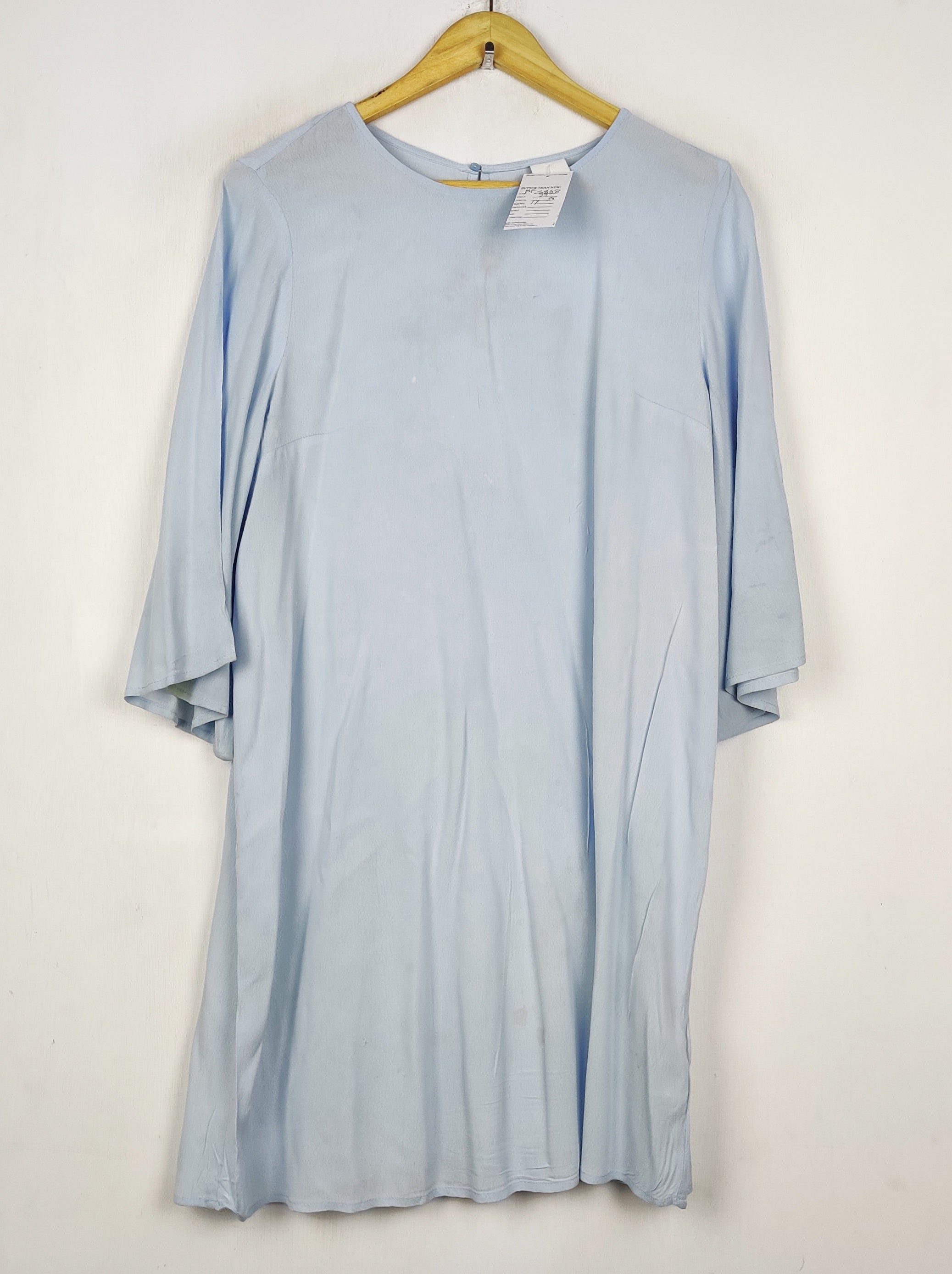 Buy online pre-used pre-loved 100% authentic & Original branded H&M (MF-5868) available in Pakistan. Top international brands avilable.