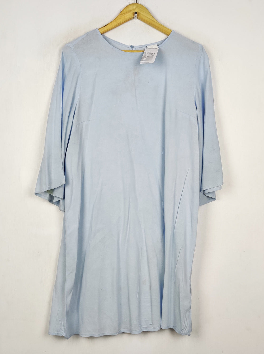 Buy online pre-used pre-loved 100% authentic & Original branded H&M (MF-5868) available in Pakistan. Top international brands avilable.