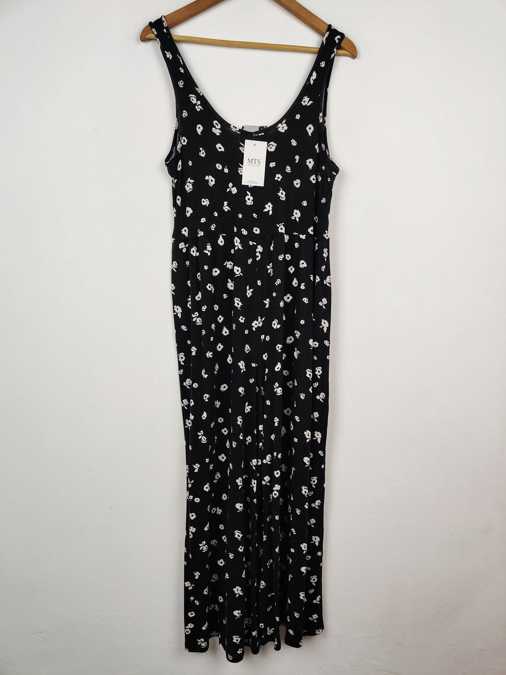 Buy online pre-used pre-loved 100% authentic & Original branded Asos (MF-586) available in Pakistan. Top international brands avilable.