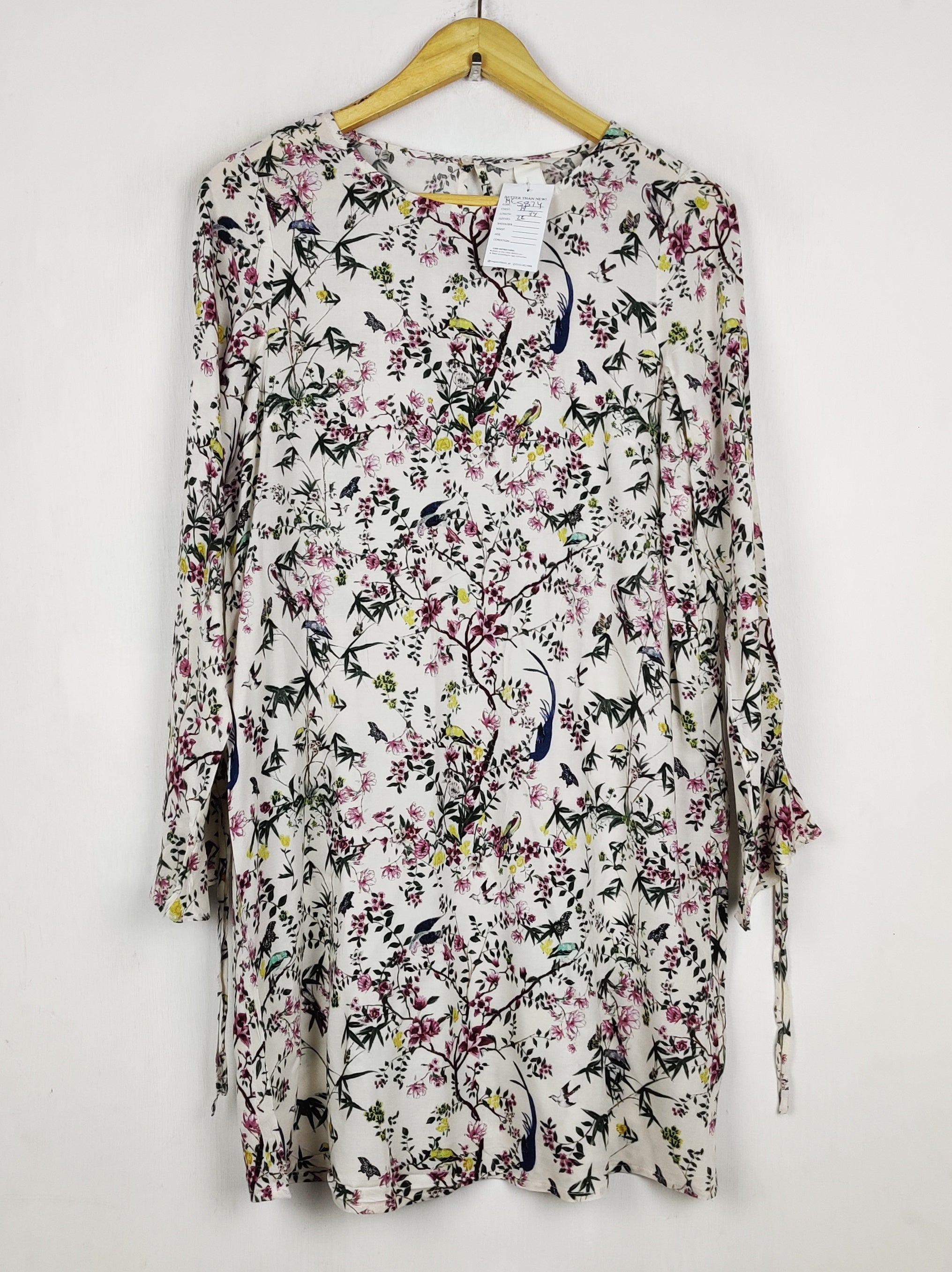 Buy online pre-used pre-loved 100% authentic & Original branded H&M (MF-5874) available in Pakistan. Top international brands avilable.