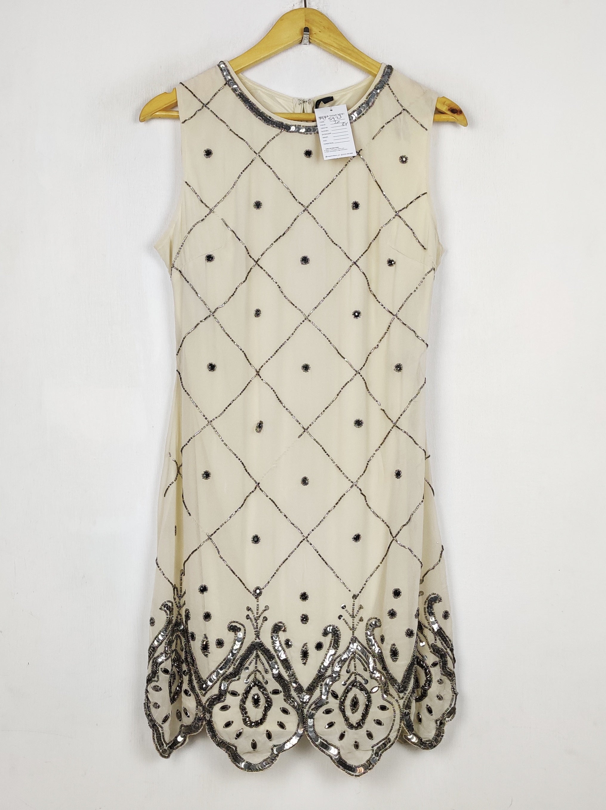 Buy online pre-used pre-loved 100% authentic & Original branded Live To Love (MF-5923) available in Pakistan. Top international brands avilable.