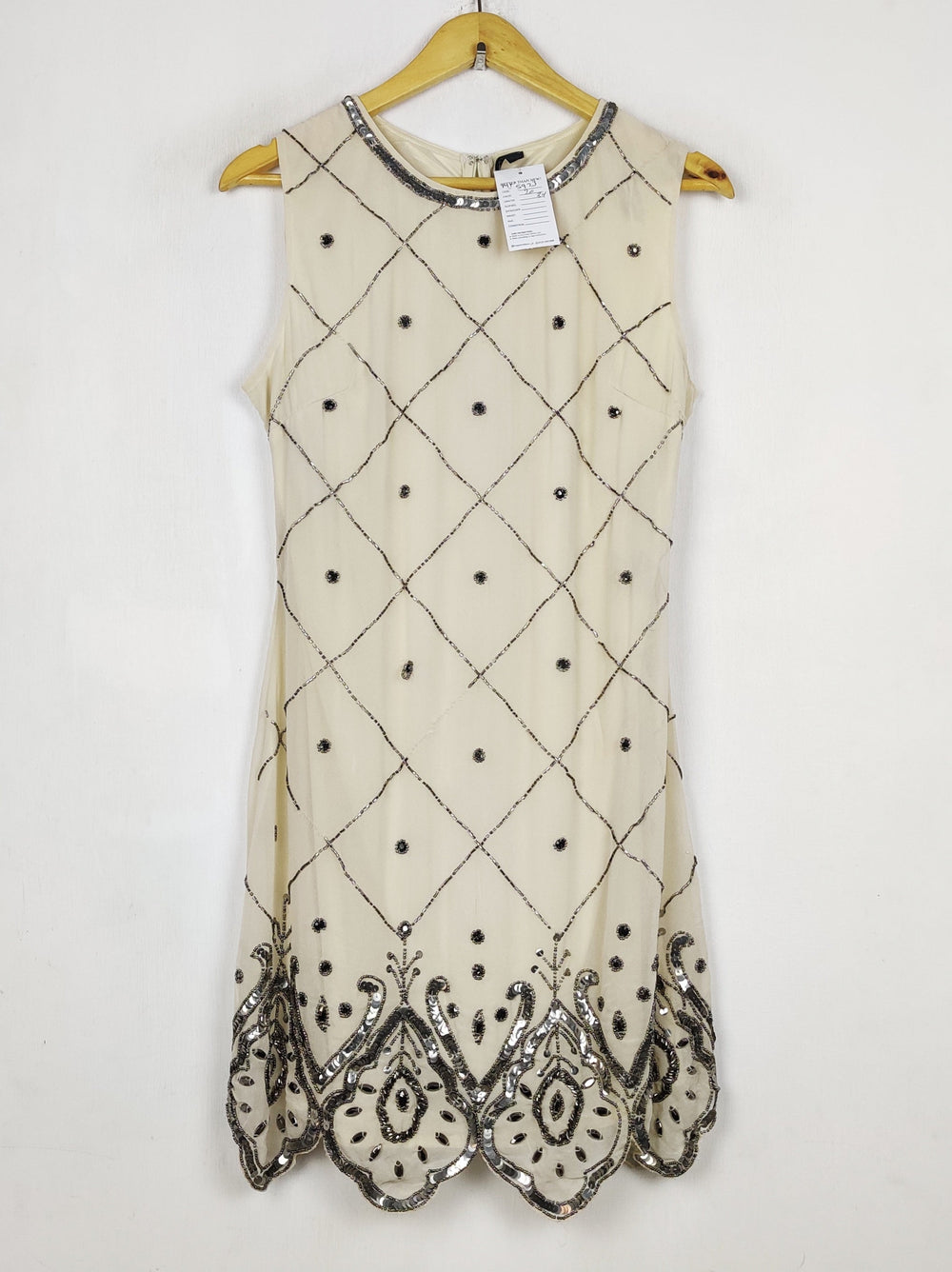 Buy online pre-used pre-loved 100% authentic & Original branded Live To Love (MF-5923) available in Pakistan. Top international brands avilable.
