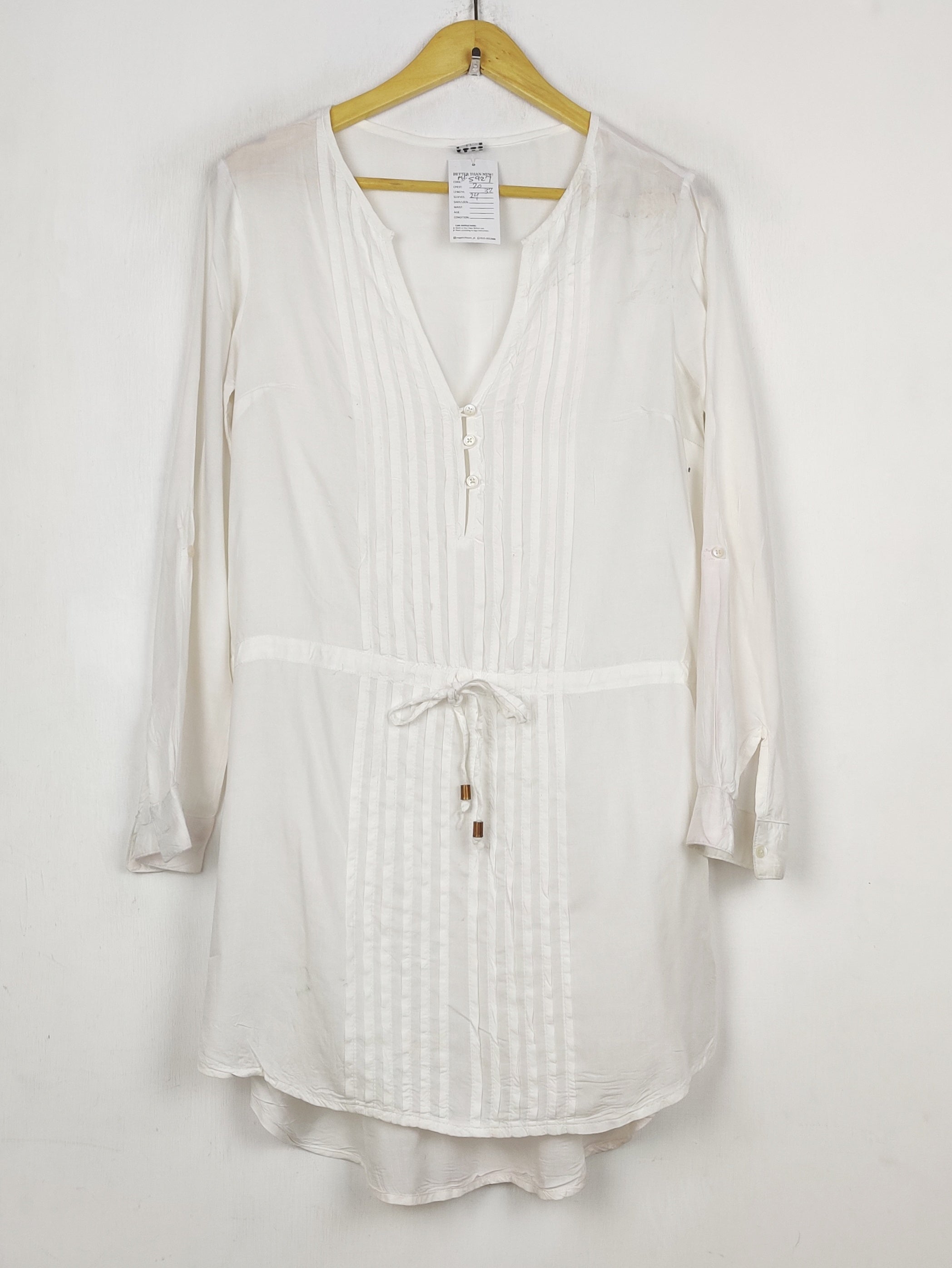 Buy online pre-used pre-loved 100% authentic & Original branded F&F (MF-5927) available in Pakistan. Top international brands avilable.