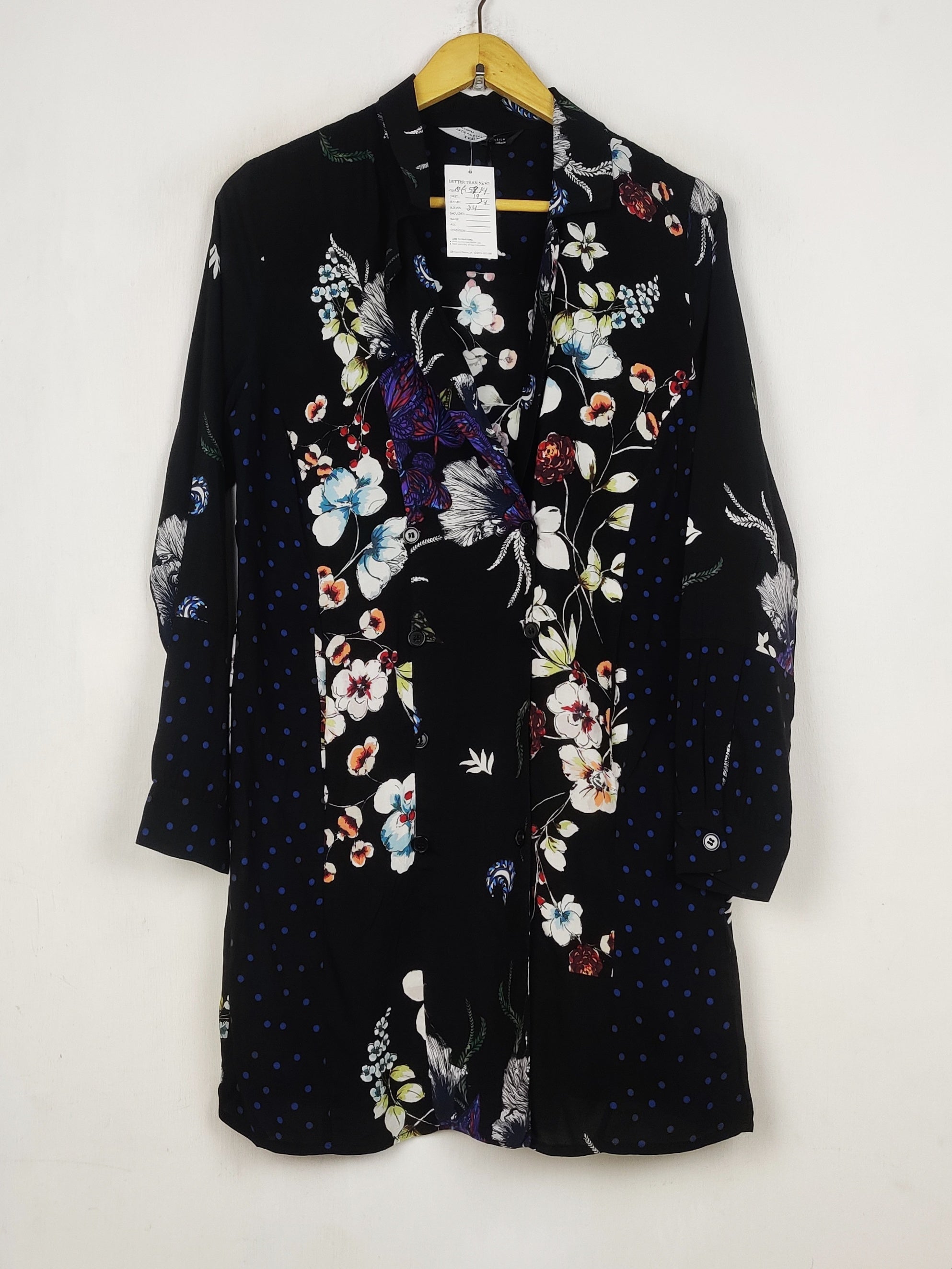 Buy online pre-used pre-loved 100% authentic & Original branded Zara (MF-5934) available in Pakistan. Top international brands avilable.
