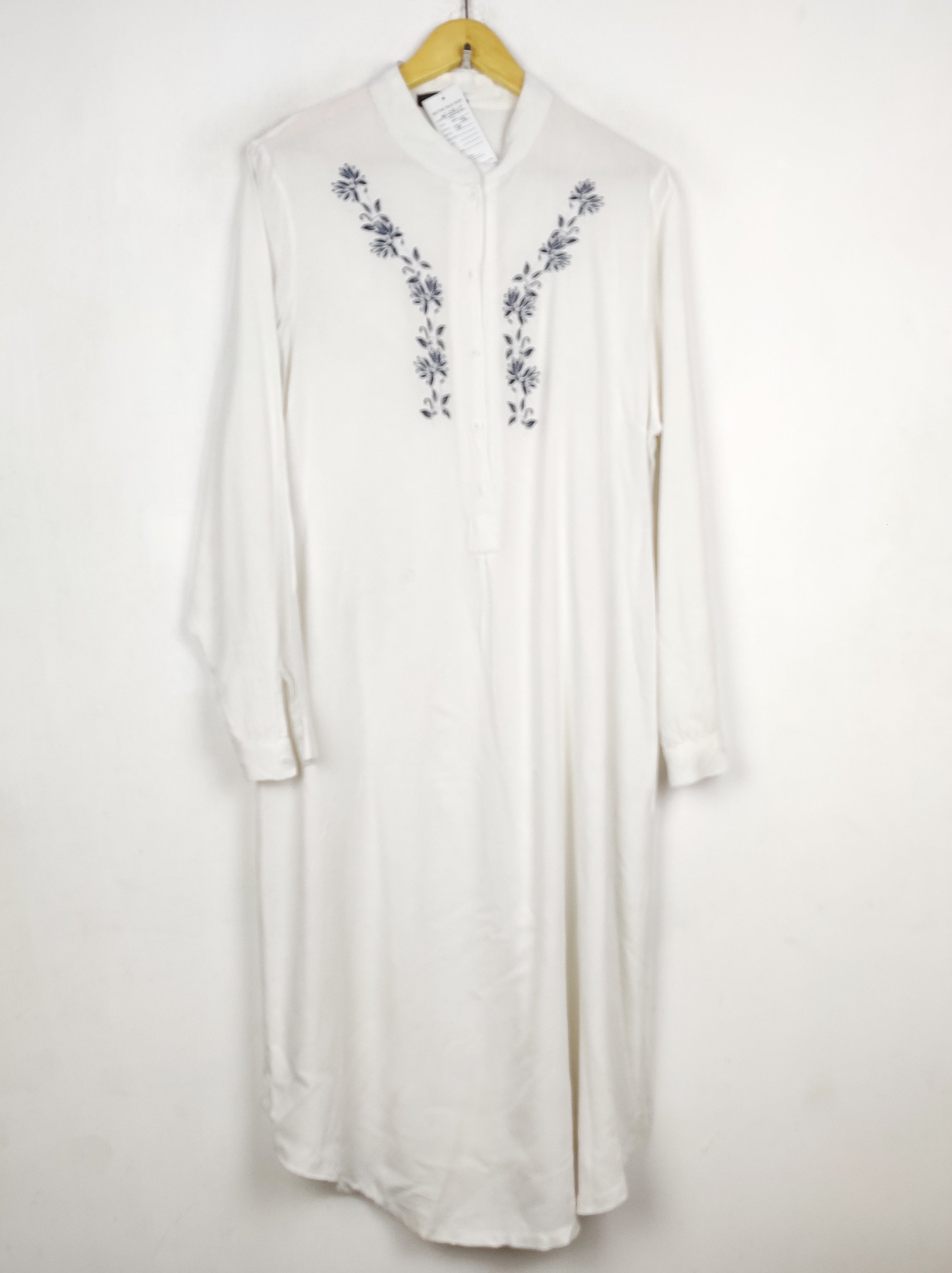 Buy online pre-used pre-loved 100% authentic & Original branded Arbro (MF-5942) available in Pakistan. Top international brands avilable.