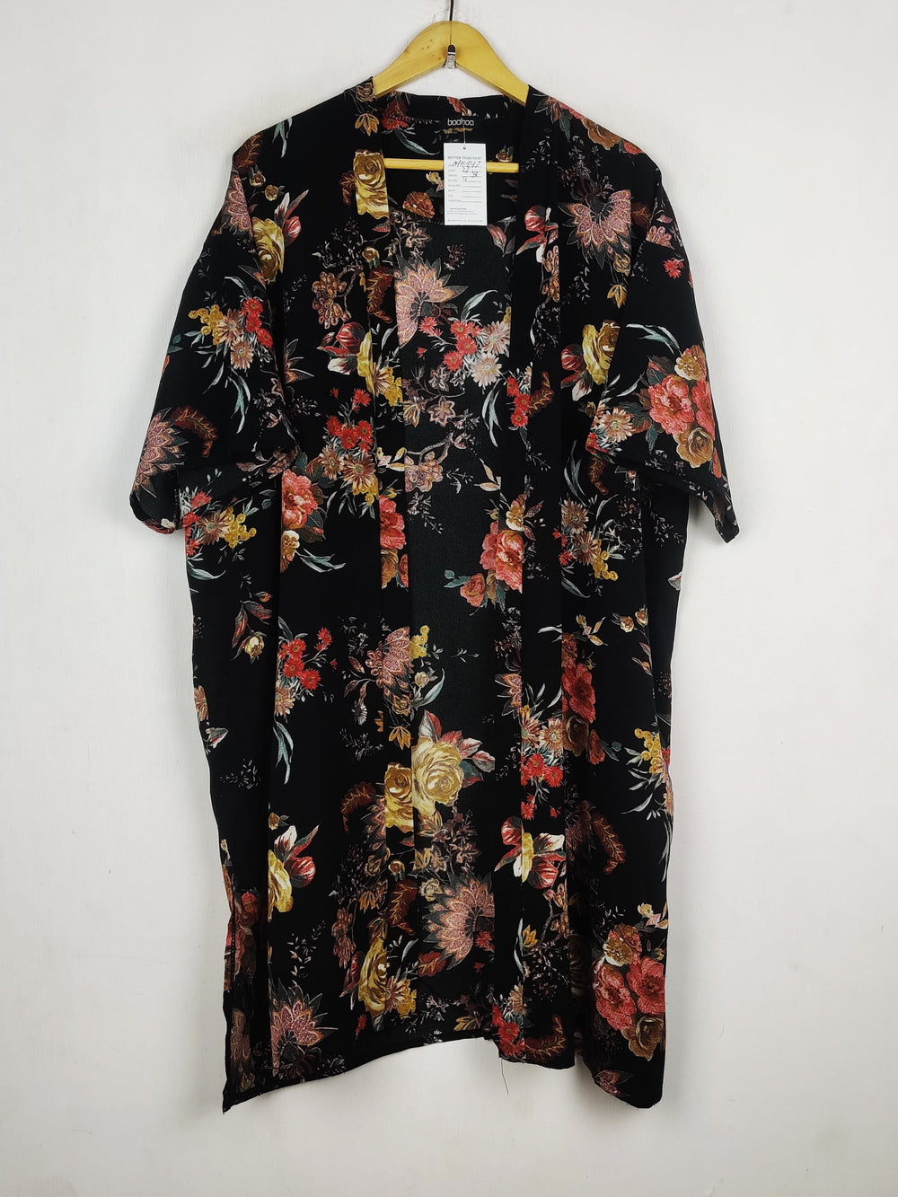 Buy online pre-used pre-loved 100% authentic & Original branded Boohoo (MF-5947) available in Pakistan. Top international brands avilable.