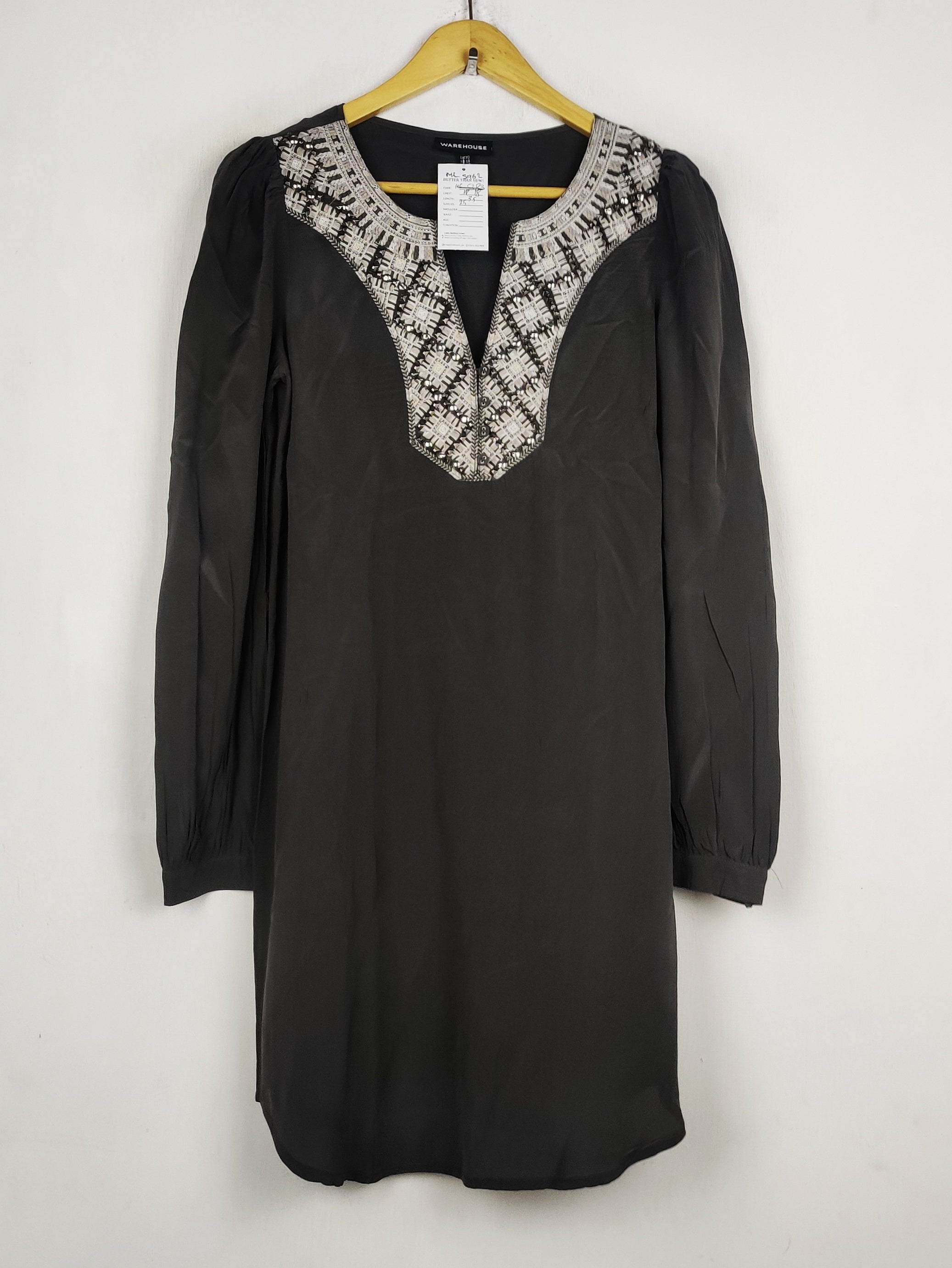 Buy online pre-used pre-loved 100% authentic & Original branded Warehouse (MF-5962) available in Pakistan. Top international brands avilable.