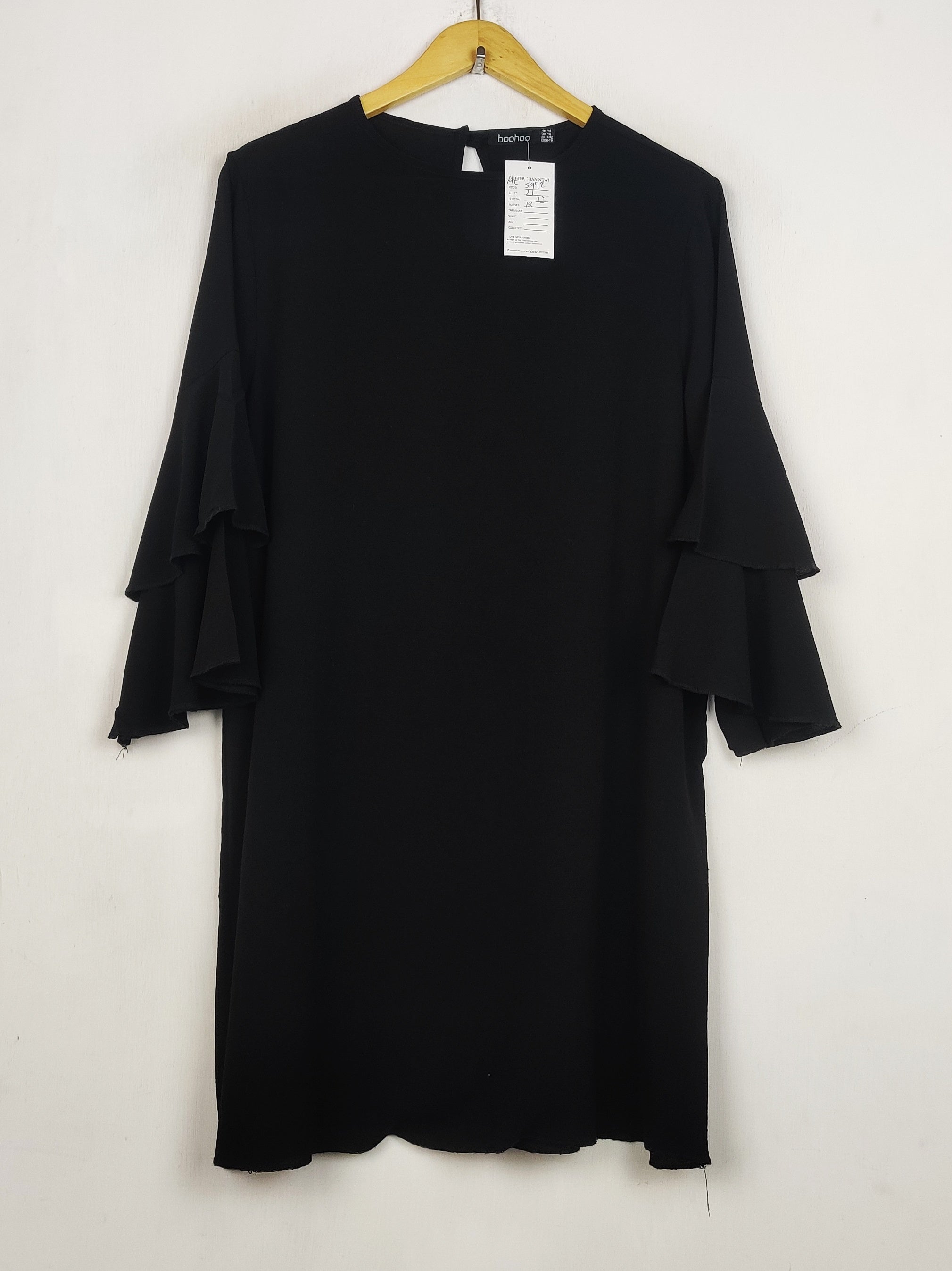 Buy online pre-used pre-loved 100% authentic & Original branded Boohoo (MF-5972) available in Pakistan. Top international brands avilable.