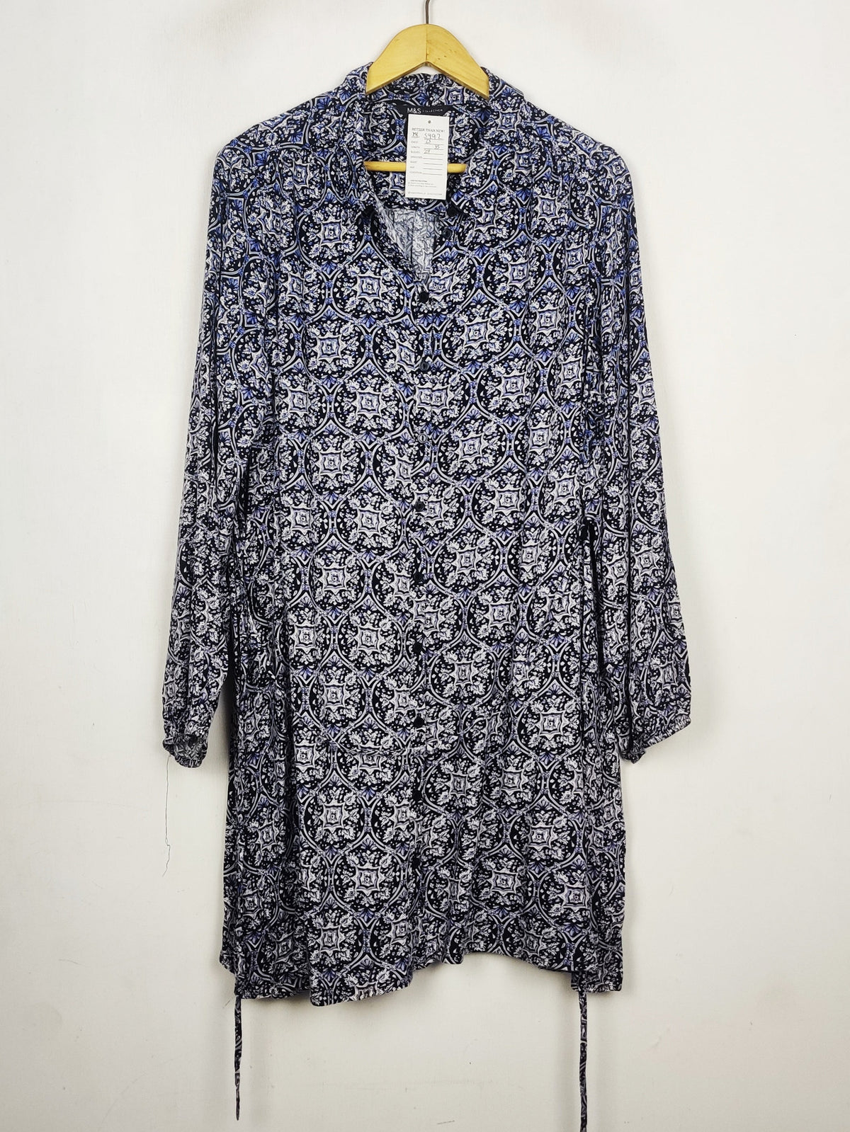 Buy online pre-used pre-loved 100% authentic & Original branded Marks & Spencer (MF-5992) available in Pakistan. Top international brands avilable.