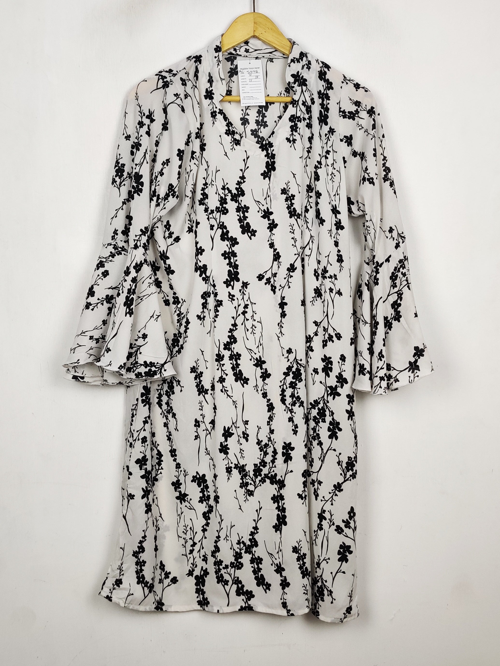 Buy online pre-used pre-loved 100% authentic & Original branded Unknown Brand (MF-5998) available in Pakistan. Top international brands avilable.