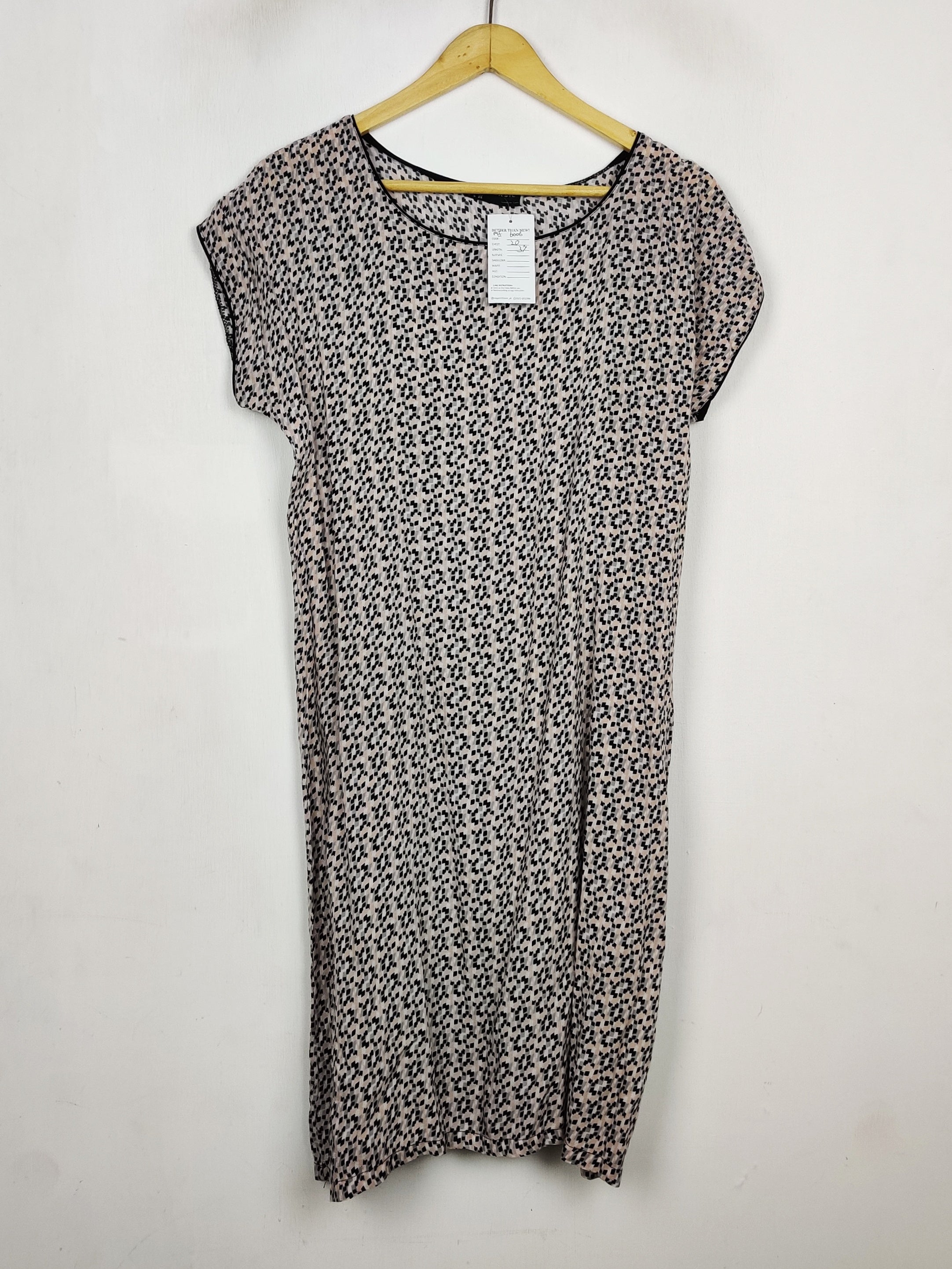 Buy online pre-used pre-loved 100% authentic & Original branded Zara (MF-6006) available in Pakistan. Top international brands avilable.
