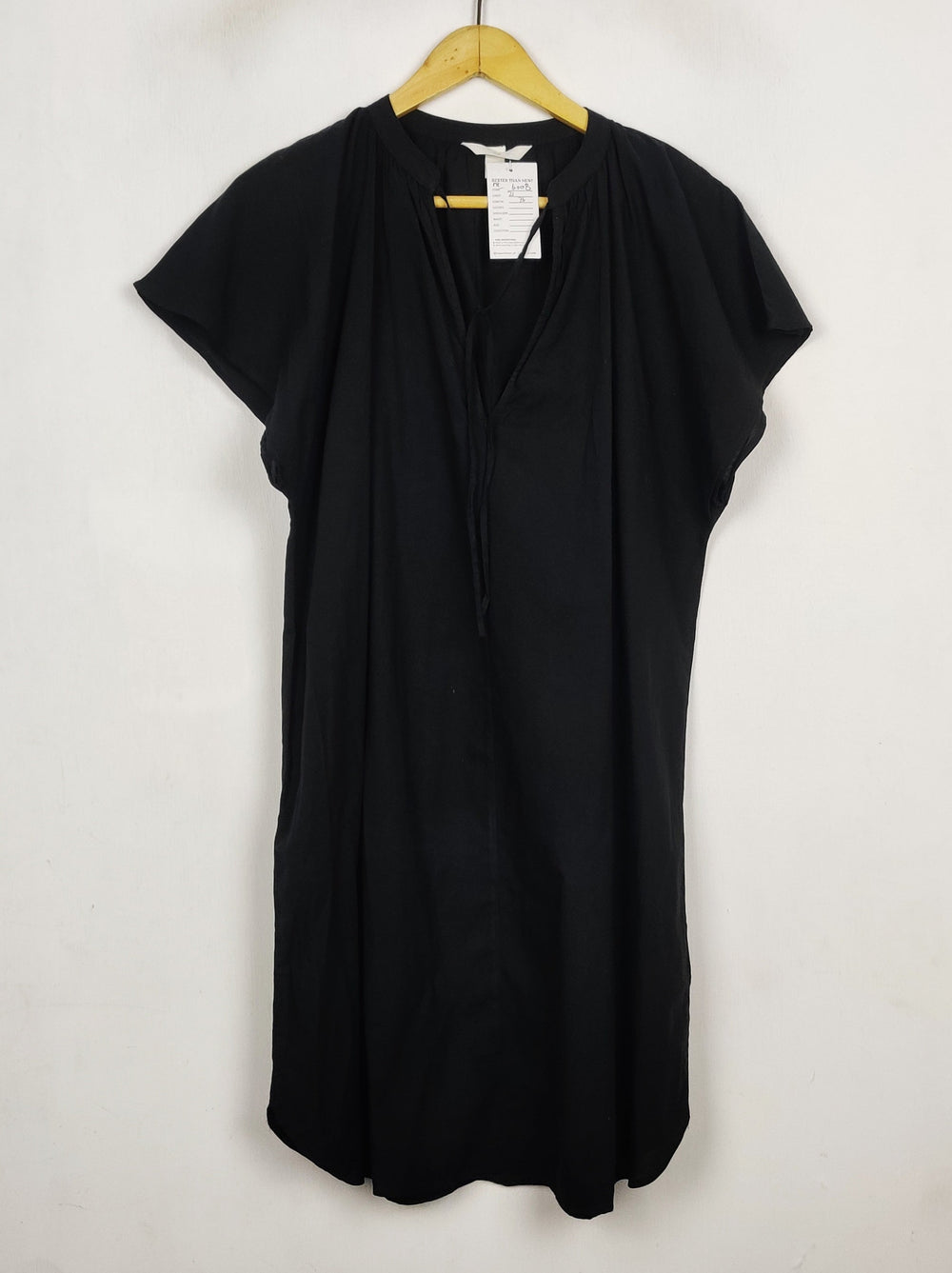 Buy online pre-used pre-loved 100% authentic & Original branded H&M (MF-6008) available in Pakistan. Top international brands avilable.