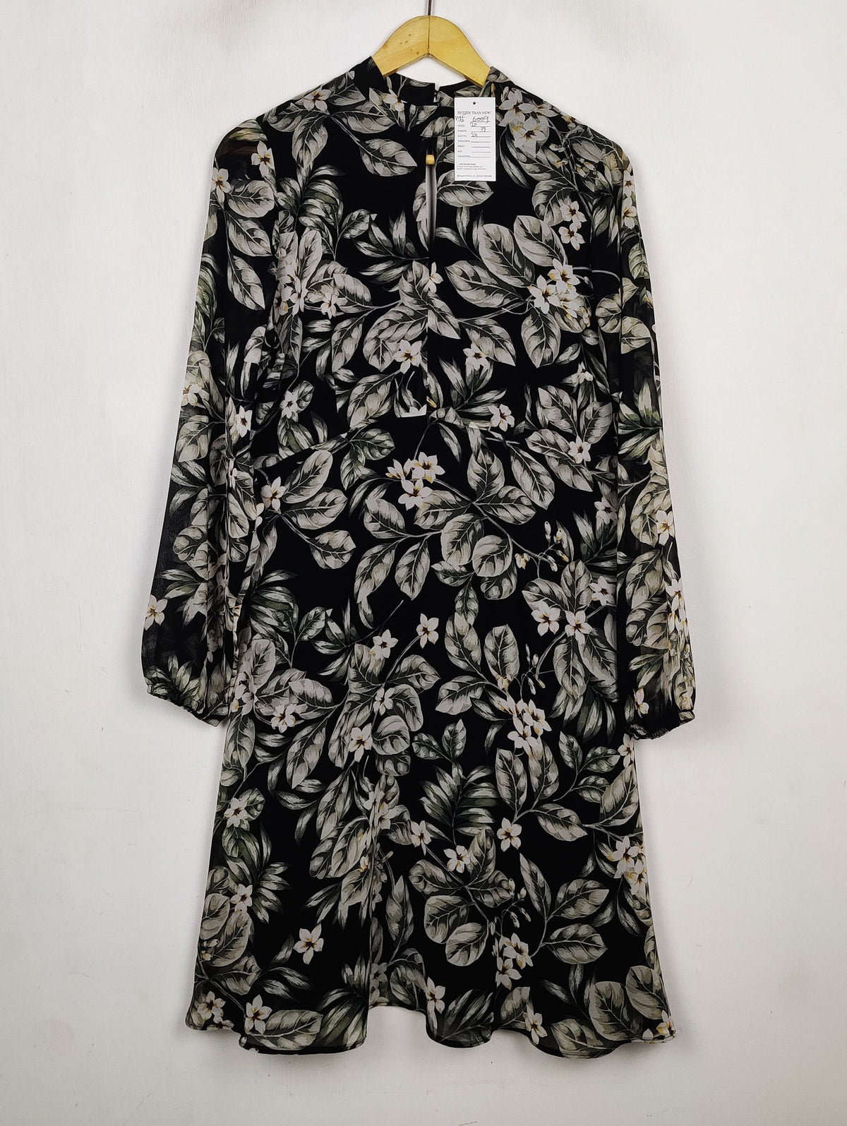 Buy online pre-used pre-loved 100% authentic & Original branded Soon (MF-6009) available in Pakistan. Top international brands avilable.