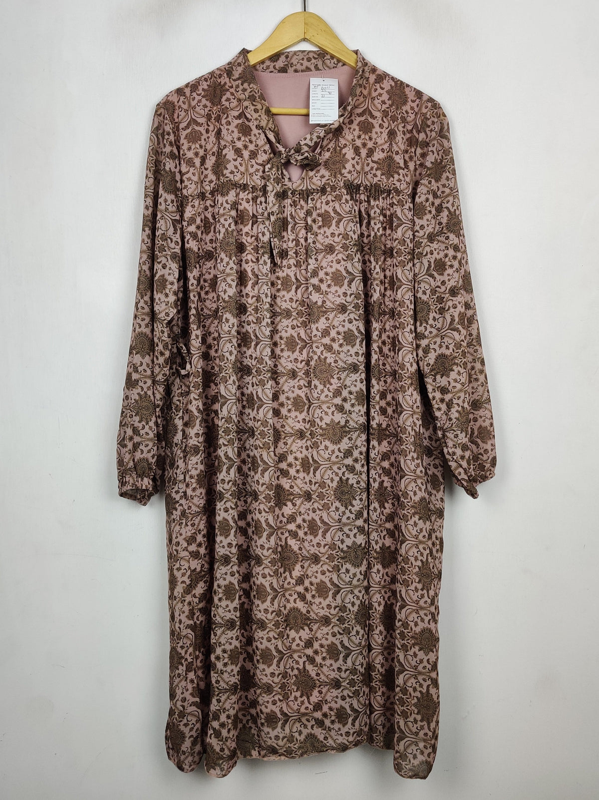 Buy online pre-used pre-loved 100% authentic & Original branded Unknown Brand (MF-6011) available in Pakistan. Top international brands avilable.