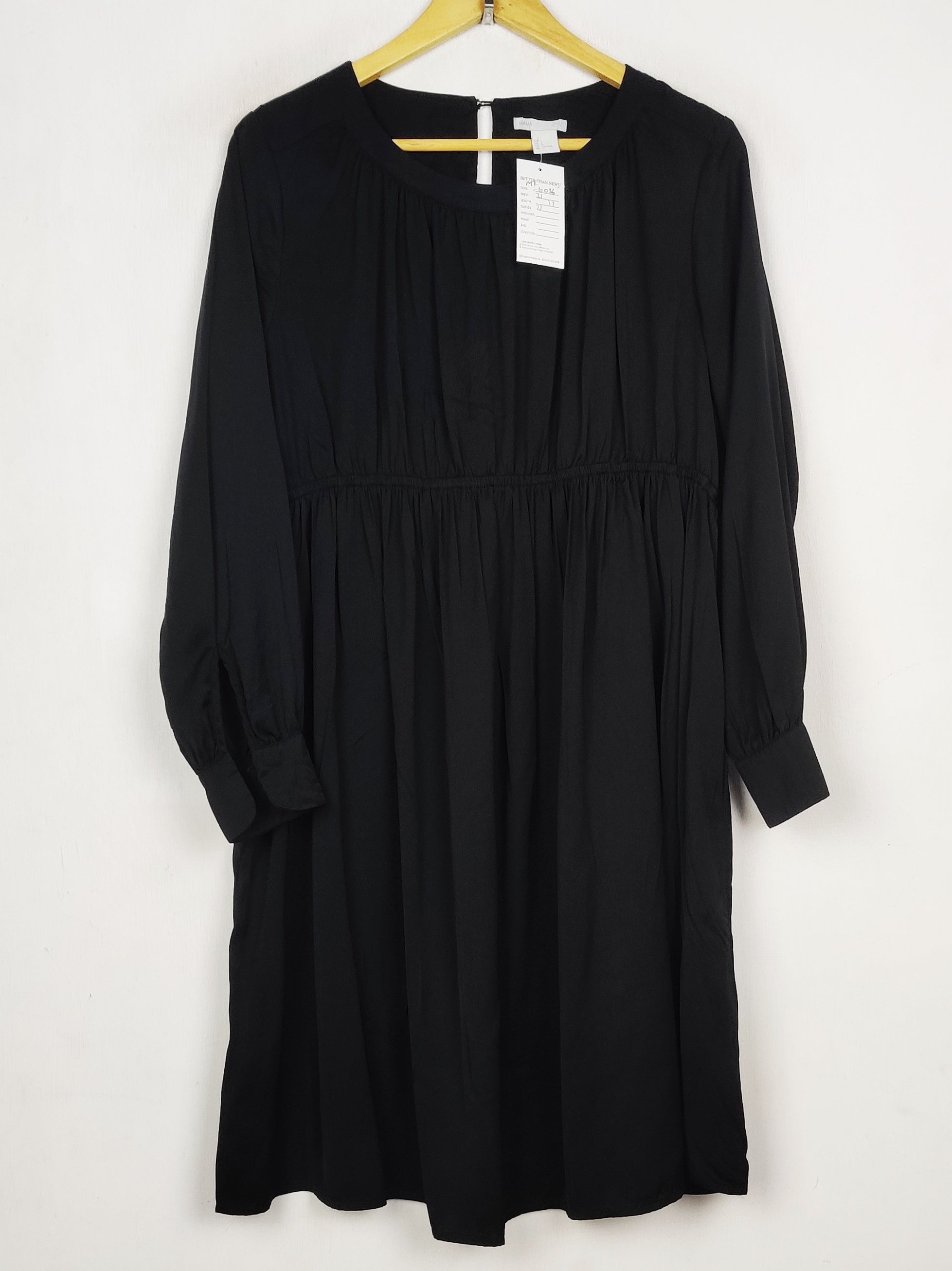 Buy online pre-used pre-loved 100% authentic & Original branded H&M (MF-6036) available in Pakistan. Top international brands avilable.