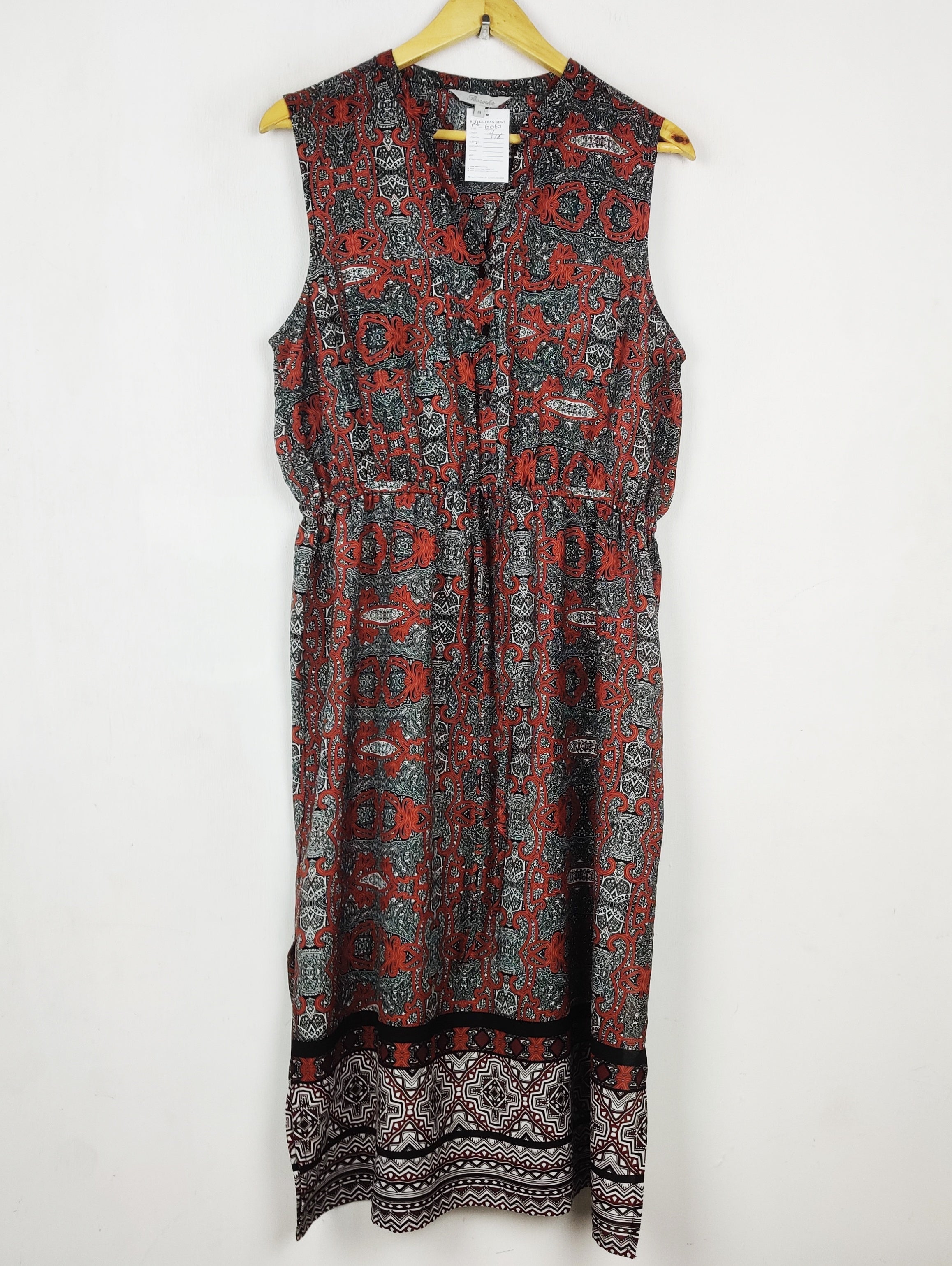 Buy online pre-used pre-loved 100% authentic & Original branded Peacocks (MF-6060) available in Pakistan. Top international brands avilable.