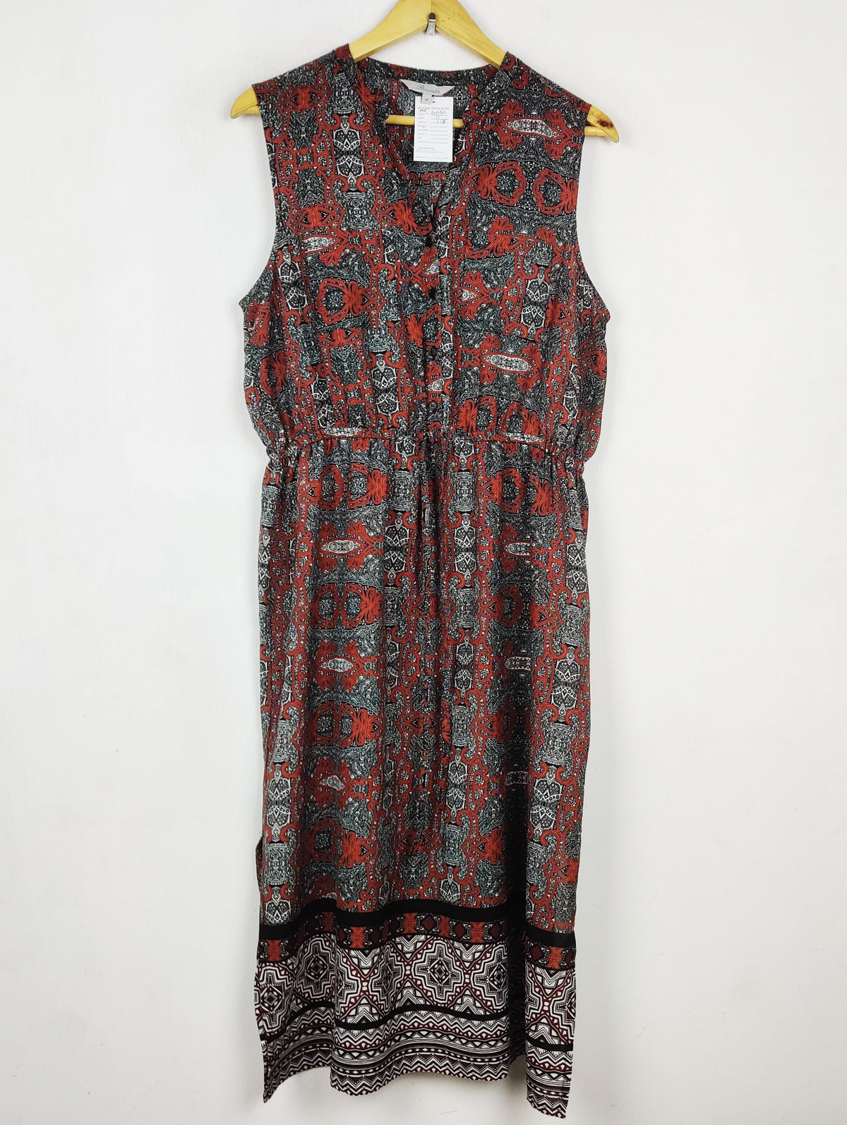 Buy online pre-used pre-loved 100% authentic & Original branded Peacocks (MF-6060) available in Pakistan. Top international brands avilable.