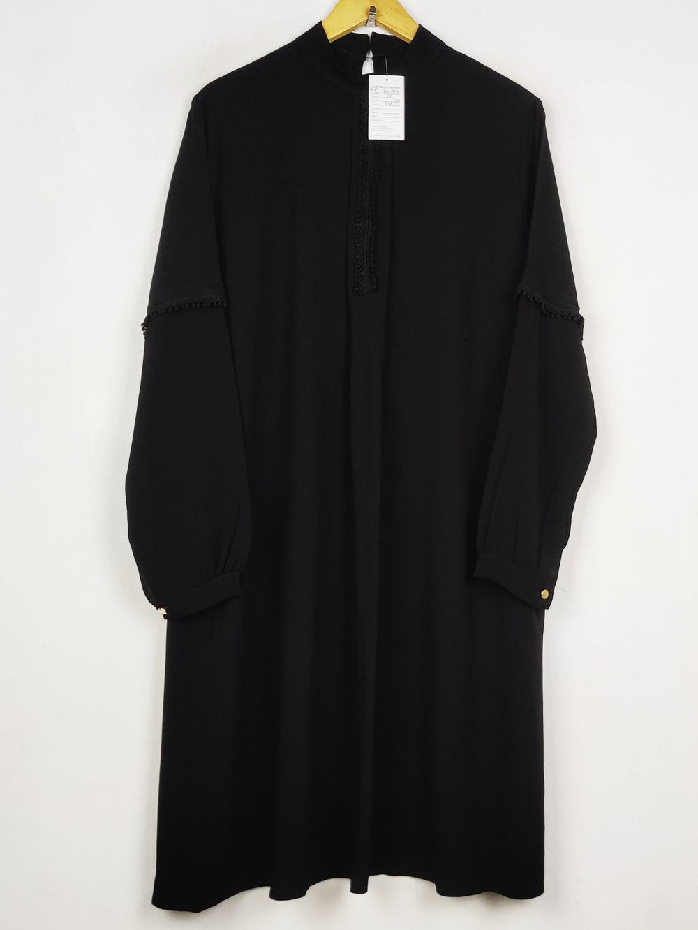 Buy online pre-used pre-loved 100% authentic & Original branded Unknown Brand (MF-6084) available in Pakistan. Top international brands avilable.