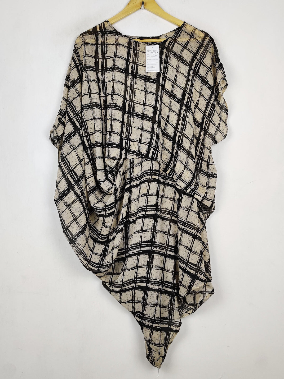 Buy online pre-used pre-loved 100% authentic & Original branded Miwra (MF-6094) available in Pakistan. Top international brands avilable.