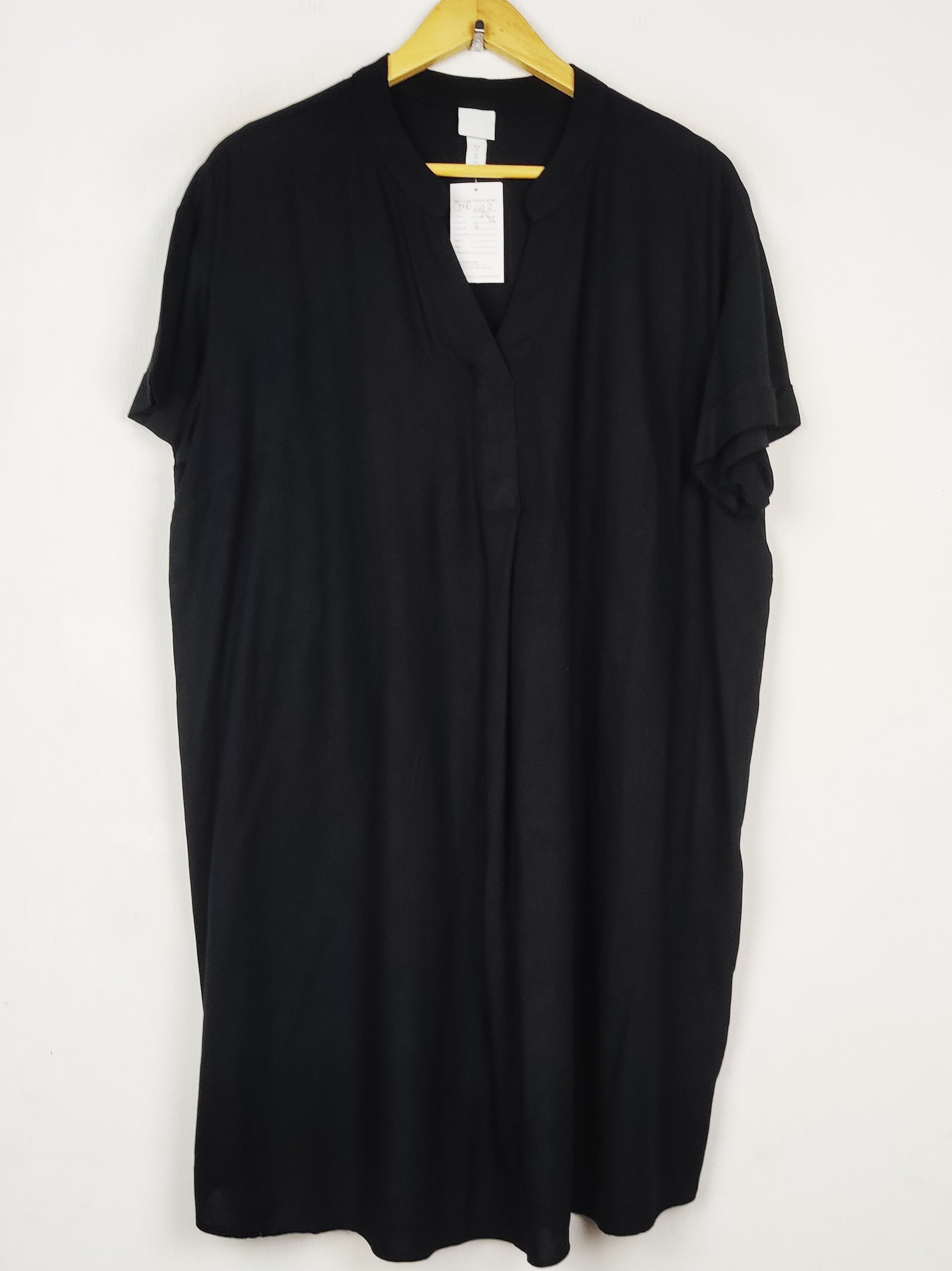 Buy online pre-used pre-loved 100% authentic & Original branded H&M (MF-6112) available in Pakistan. Top international brands avilable.