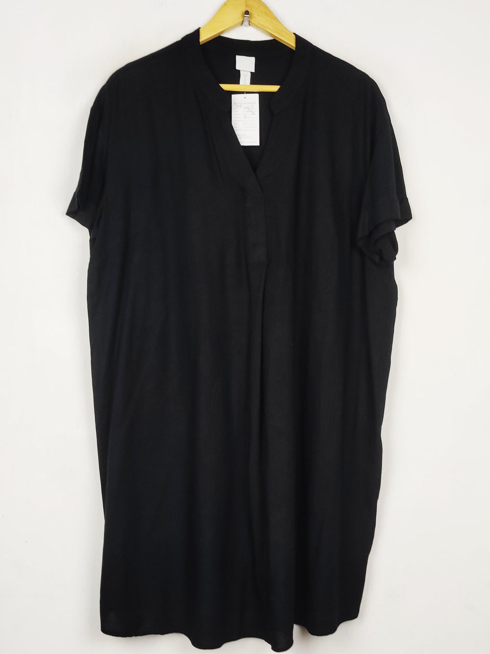 Buy online pre-used pre-loved 100% authentic & Original branded H&M (MF-6112) available in Pakistan. Top international brands avilable.