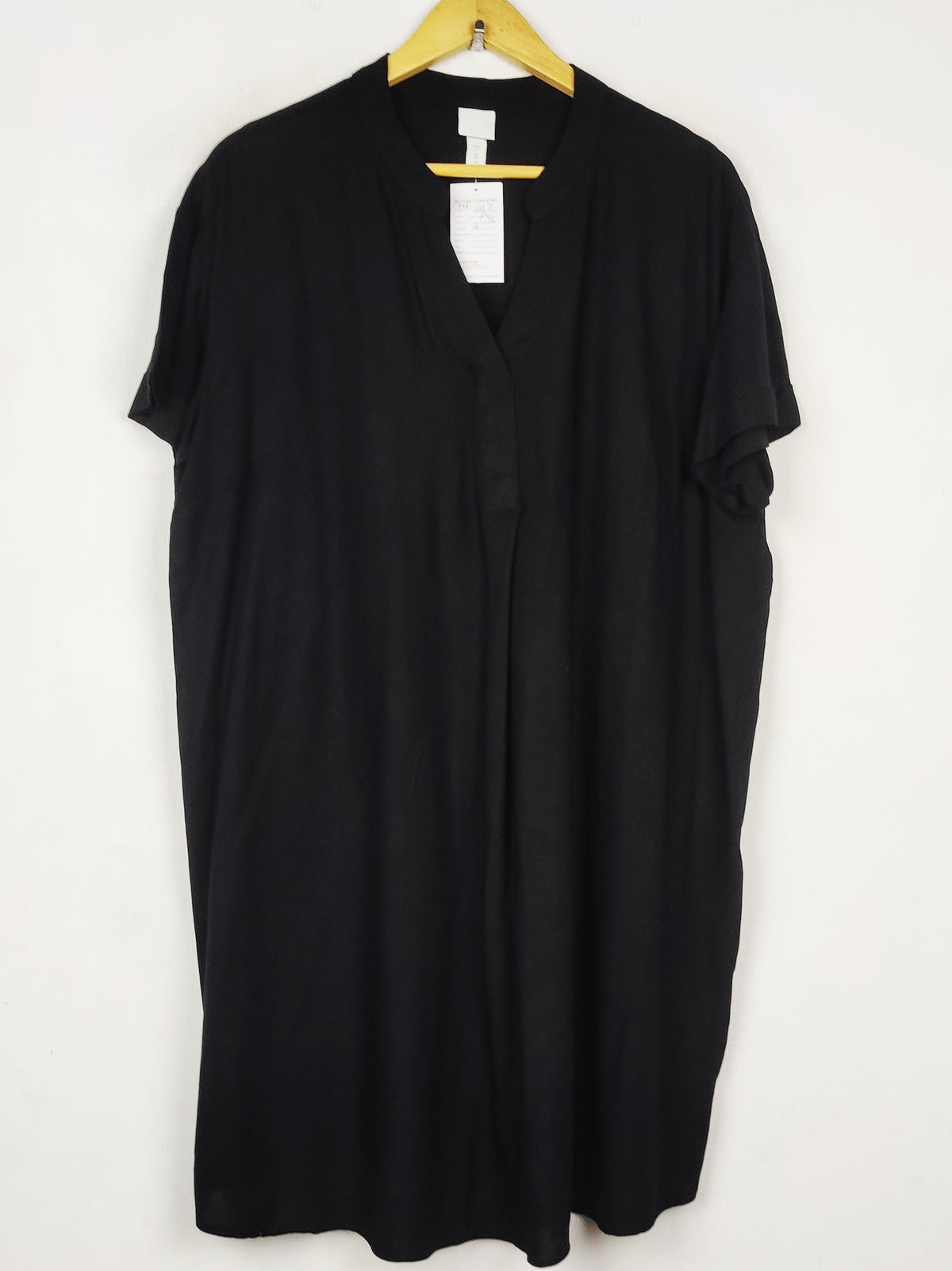 Buy online pre-used pre-loved 100% authentic & Original branded H&M (MF-6112) available in Pakistan. Top international brands avilable.