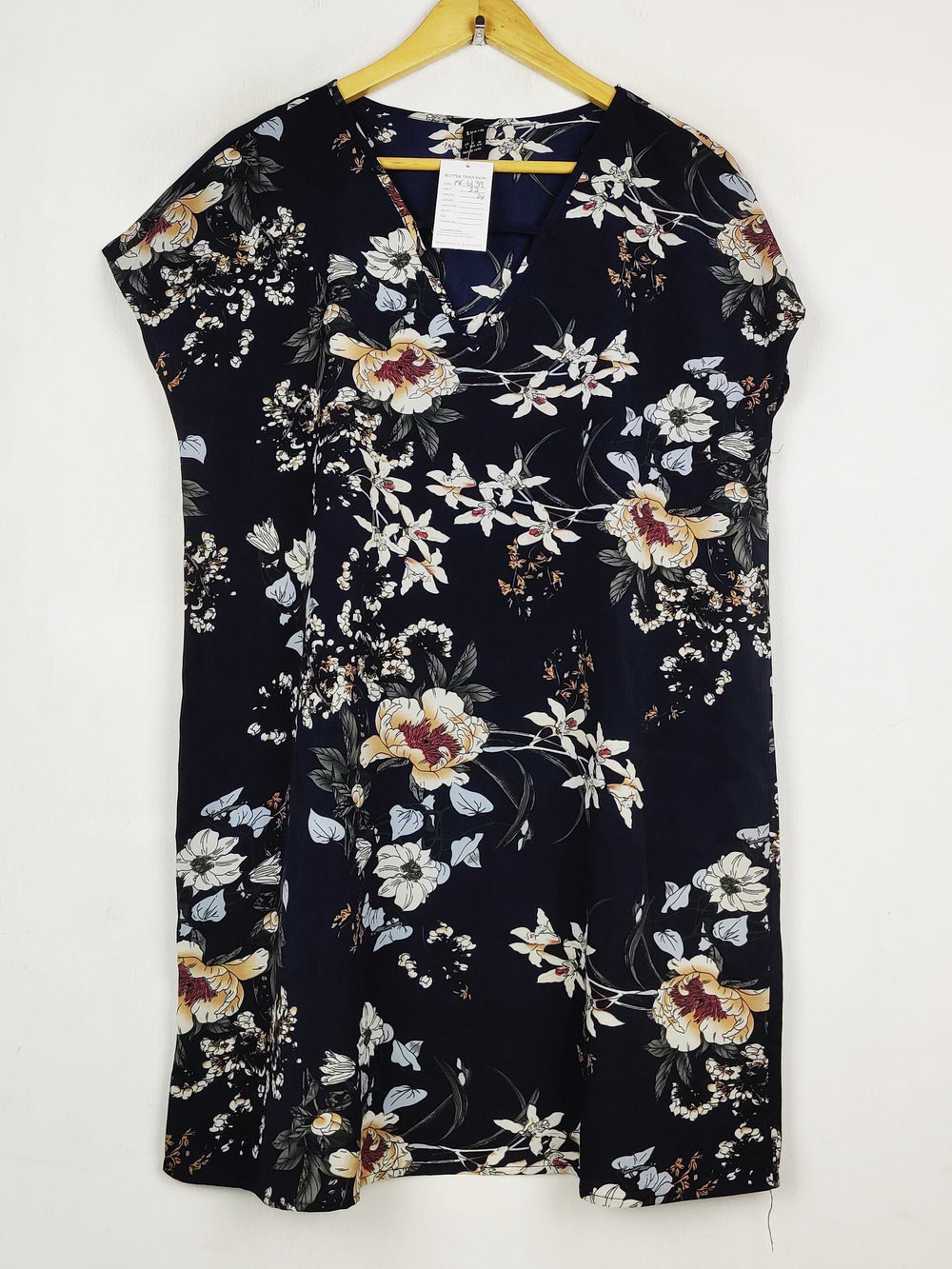 Buy online pre-used pre-loved 100% authentic & Original branded Shein (MF-6139) available in Pakistan. Top international brands avilable.
