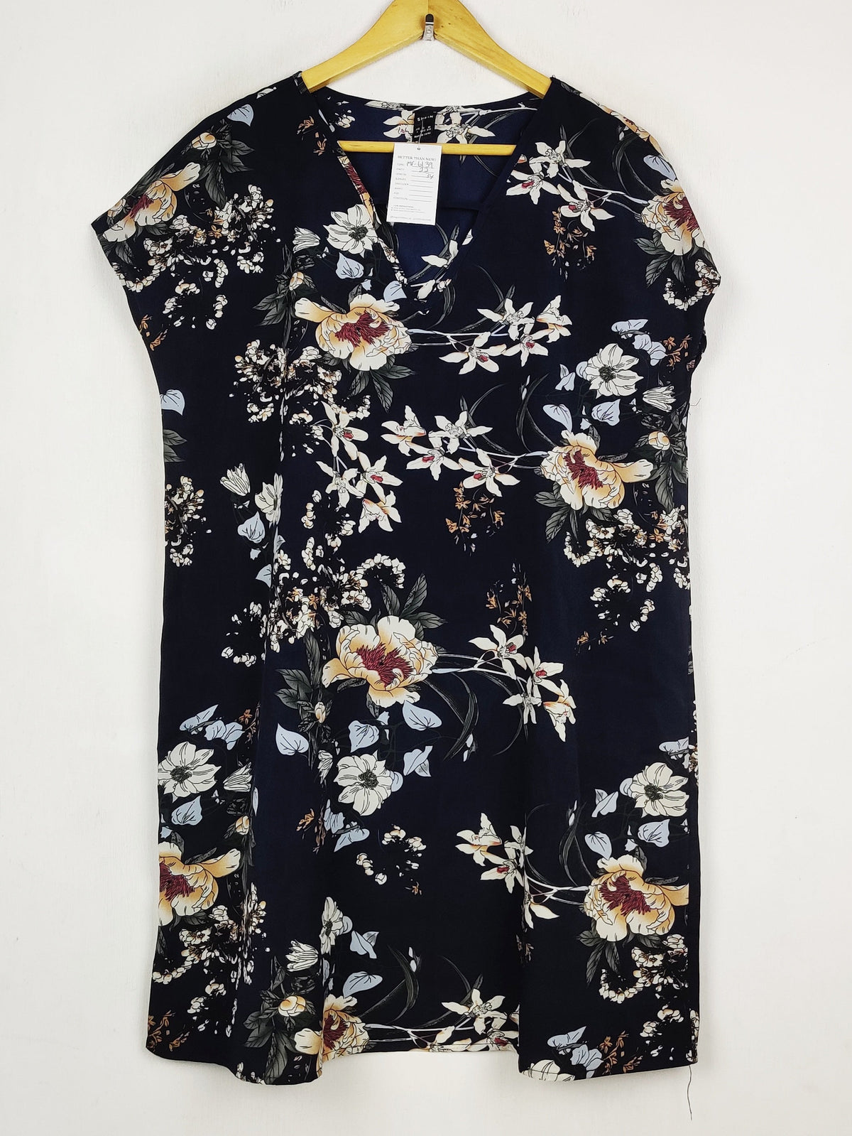 Buy online pre-used pre-loved 100% authentic & Original branded Shein (MF-6139) available in Pakistan. Top international brands avilable.