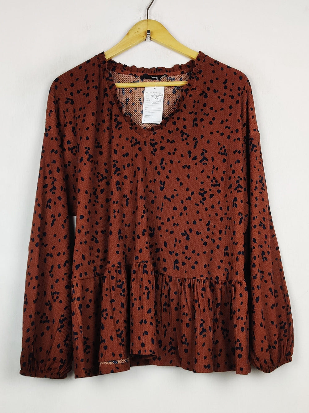 Buy online pre-used pre-loved 100% authentic & Original branded George (MF-6148) available in Pakistan. Top international brands avilable.