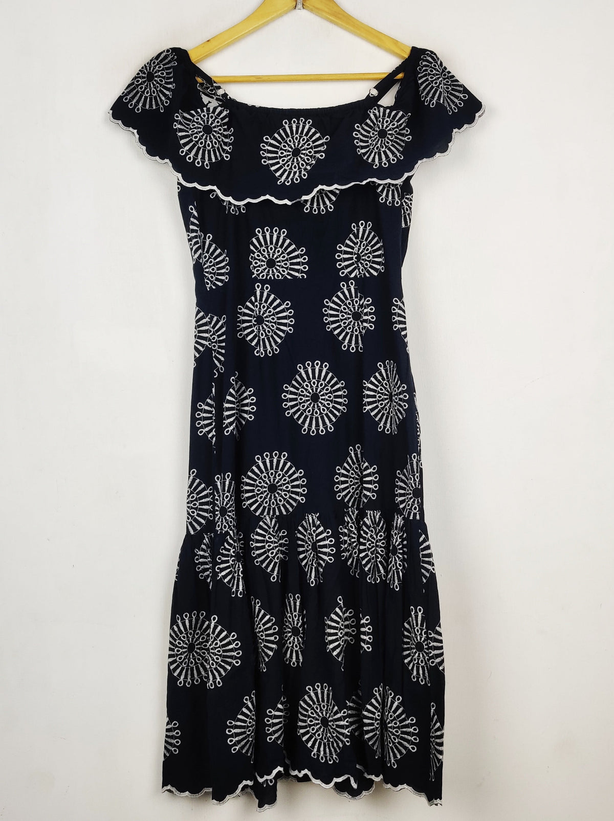 Buy online pre-used pre-loved 100% authentic & Original branded Unknown Brand (MF-6151) available in Pakistan. Top international brands avilable.