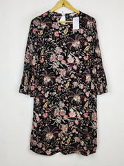Buy online pre-used pre-loved 100% authentic & Original branded H&M (MF-6160) available in Pakistan. Top international brands avilable.