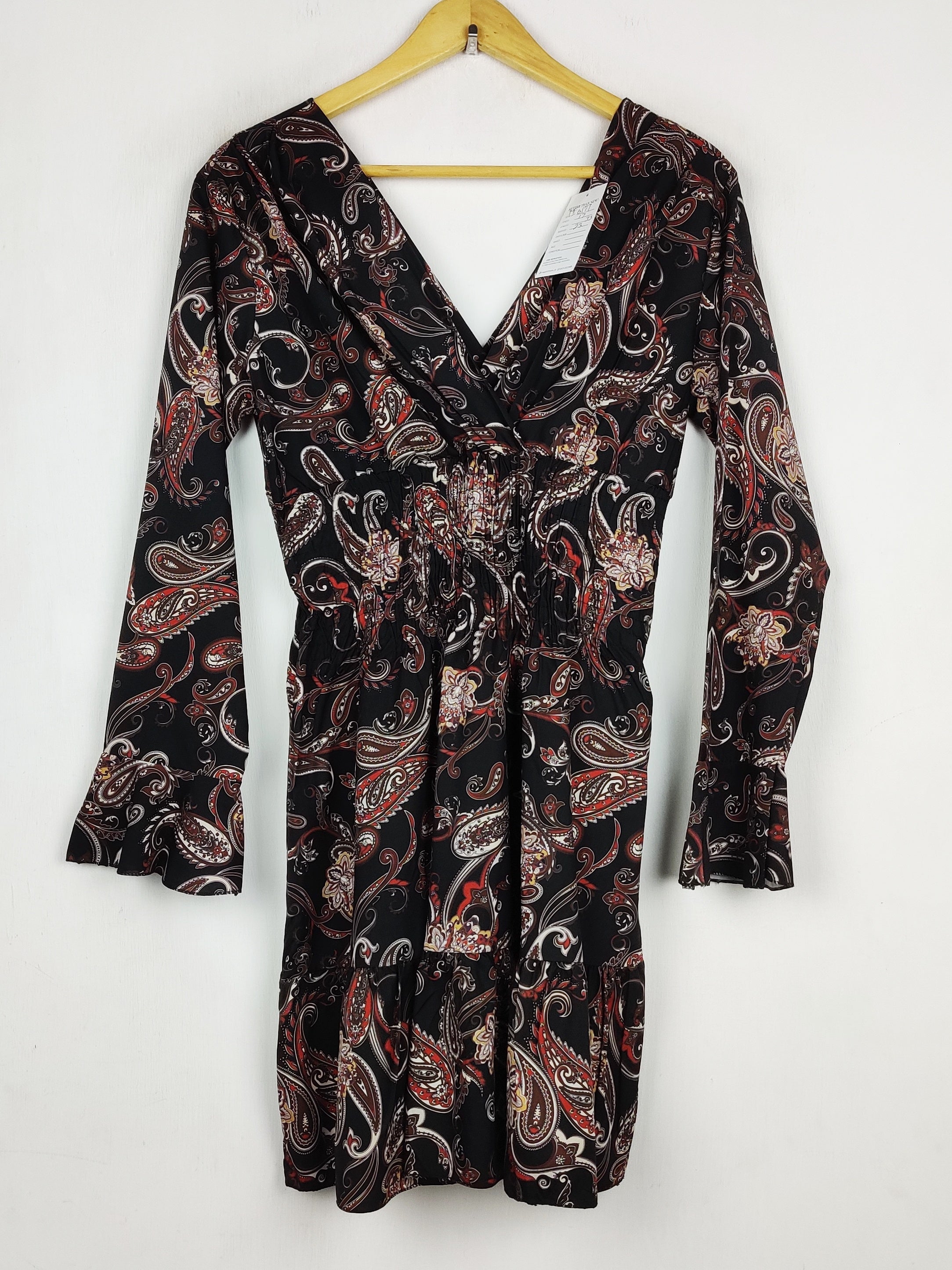 Buy online pre-used pre-loved 100% authentic & Original branded I Saw It First (MF-6177) available in Pakistan. Top international brands avilable.
