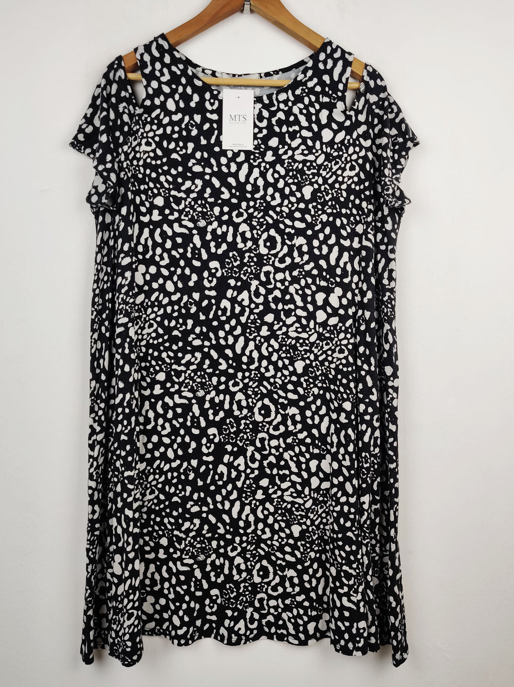 Buy online pre-used pre-loved 100% authentic & Original branded George (MF-627) available in Pakistan. Top international brands avilable.