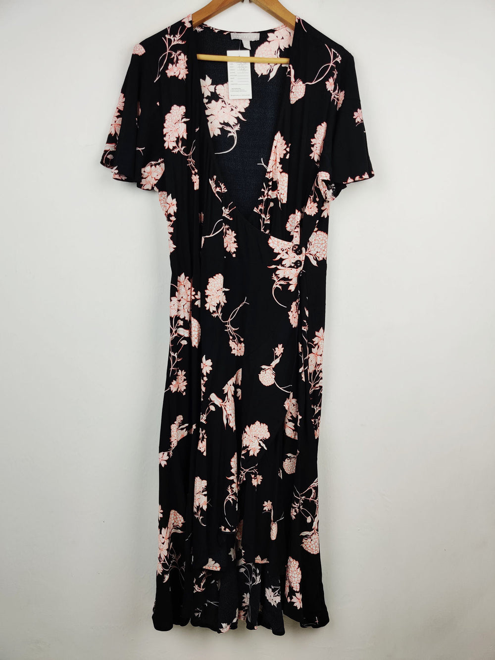 Buy online pre-used pre-loved 100% authentic & Original branded Chelsea (MF-661) available in Pakistan. Top international brands avilable.