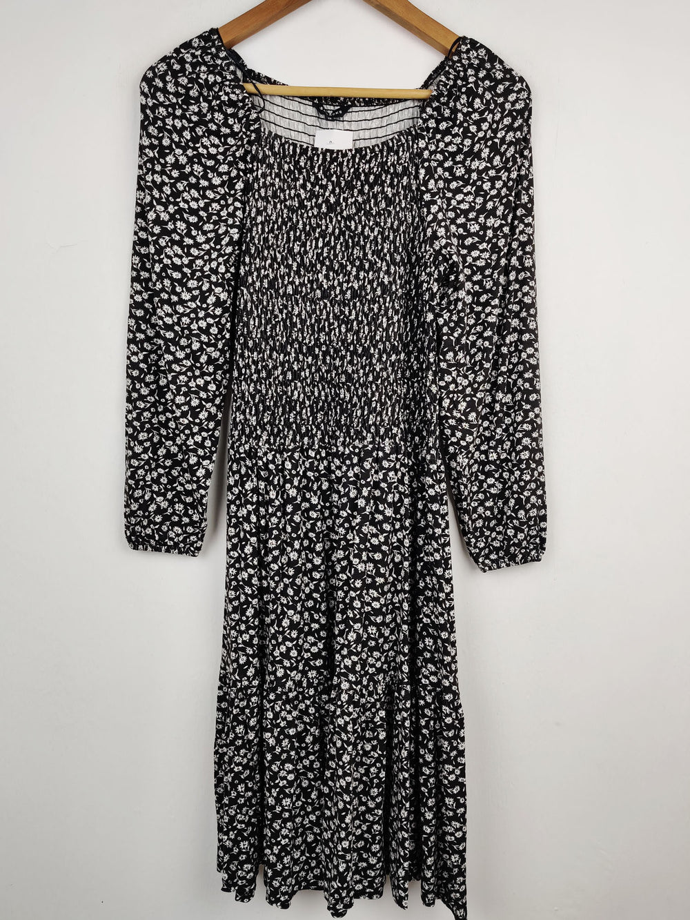 Buy online pre-used pre-loved 100% authentic & Original branded Peacocks (MF-701) available in Pakistan. Top international brands avilable.