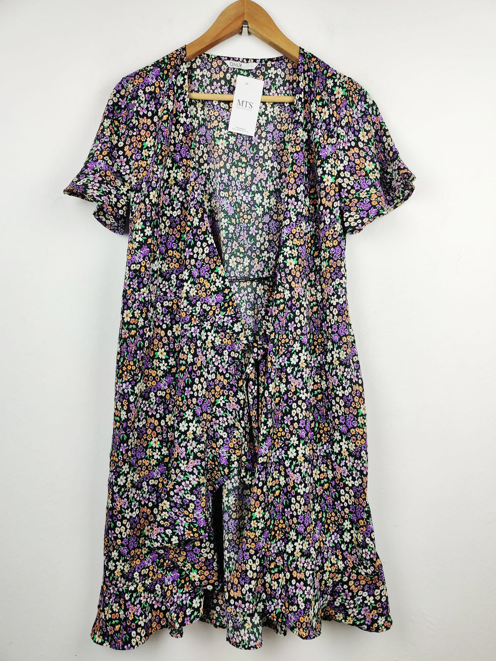 Buy online pre-used pre-loved 100% authentic & Original branded Only (MF-722) available in Pakistan. Top international brands avilable.