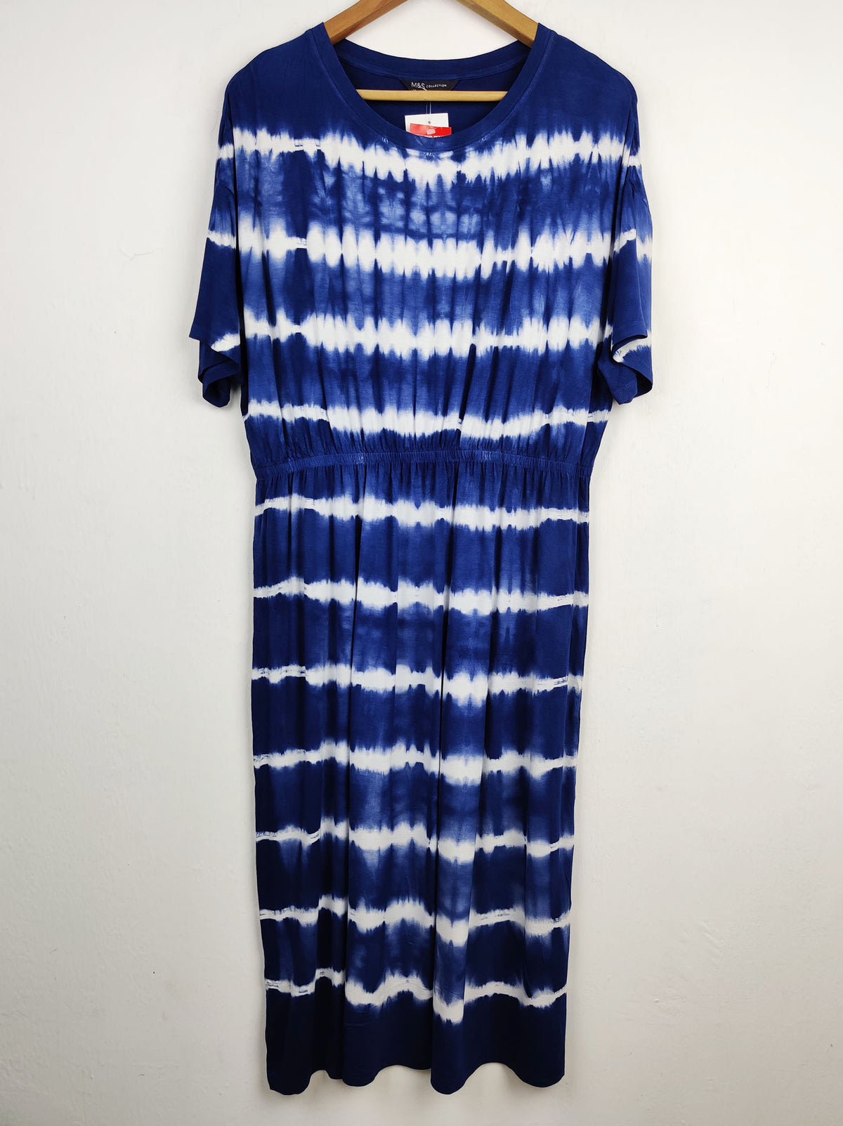 Buy online pre-used pre-loved 100% authentic & Original branded Marks & Spencer (MF-953) available in Pakistan. Top international brands avilable.