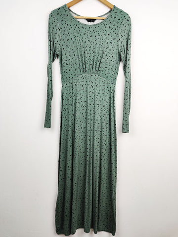 Buy online pre-used pre-loved 100% authentic & Original branded Dorothy Perking (MF-954) available in Pakistan. Top international brands avilable.