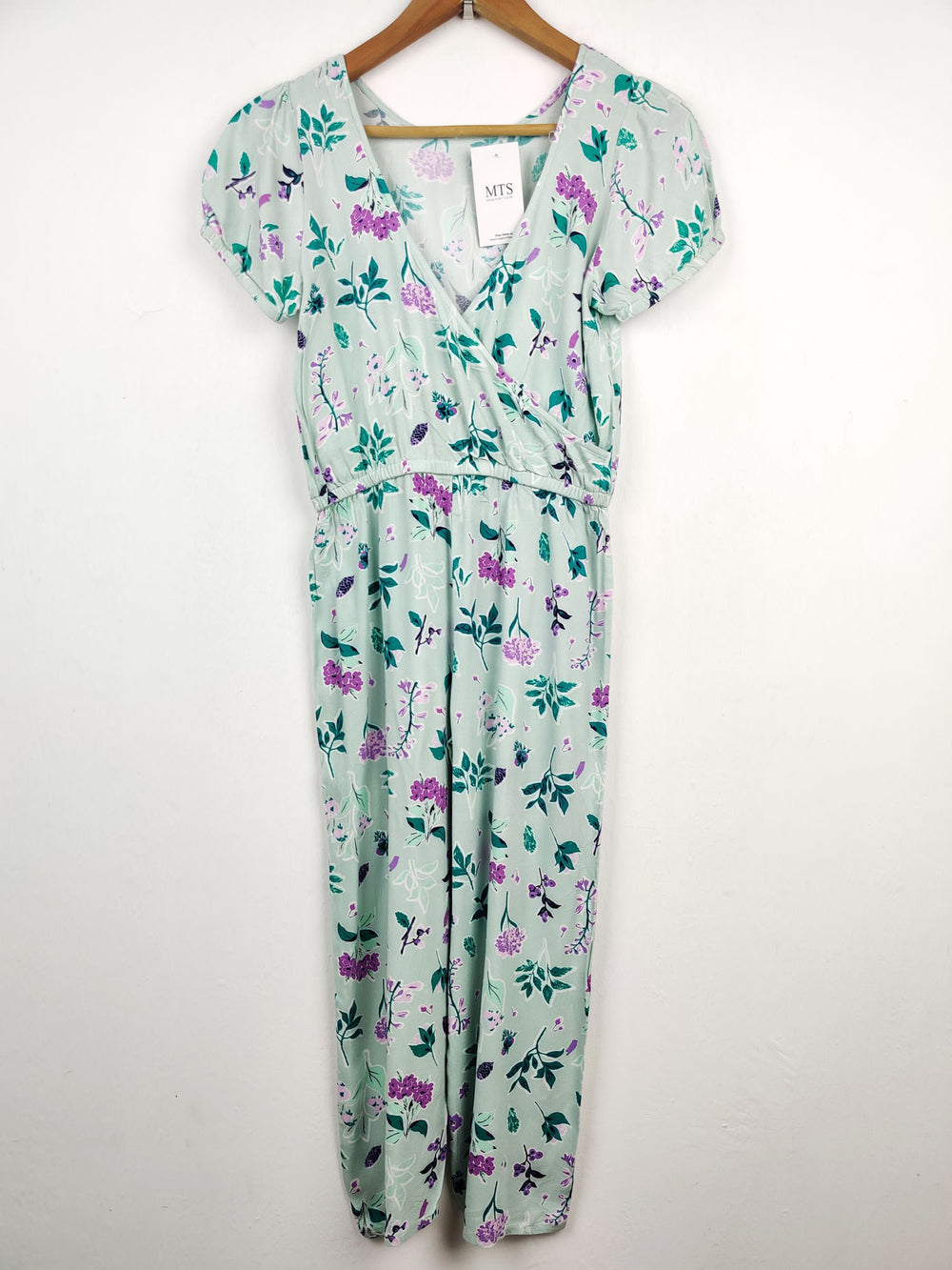 Buy online pre-used pre-loved 100% authentic & Original branded Nutmeg (MF-963) available in Pakistan. Top international brands avilable.