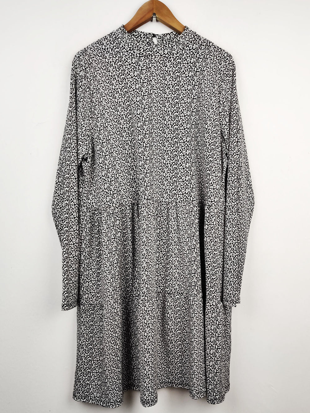 Buy online pre-used pre-loved 100% authentic & Original branded Oasis (MF-965) available in Pakistan. Top international brands avilable.