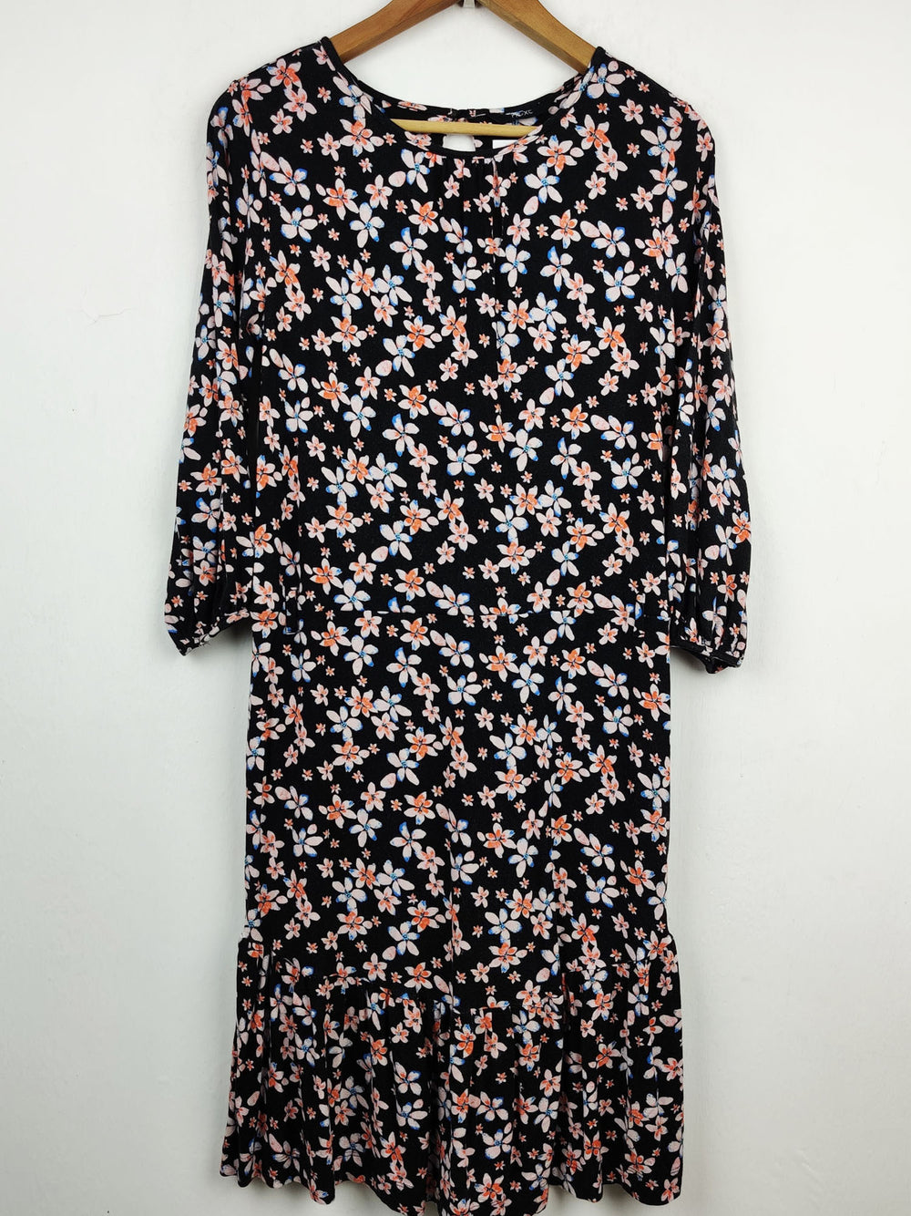 Buy online pre-used pre-loved 100% authentic & Original branded Next (MF-976) available in Pakistan. Top international brands avilable.