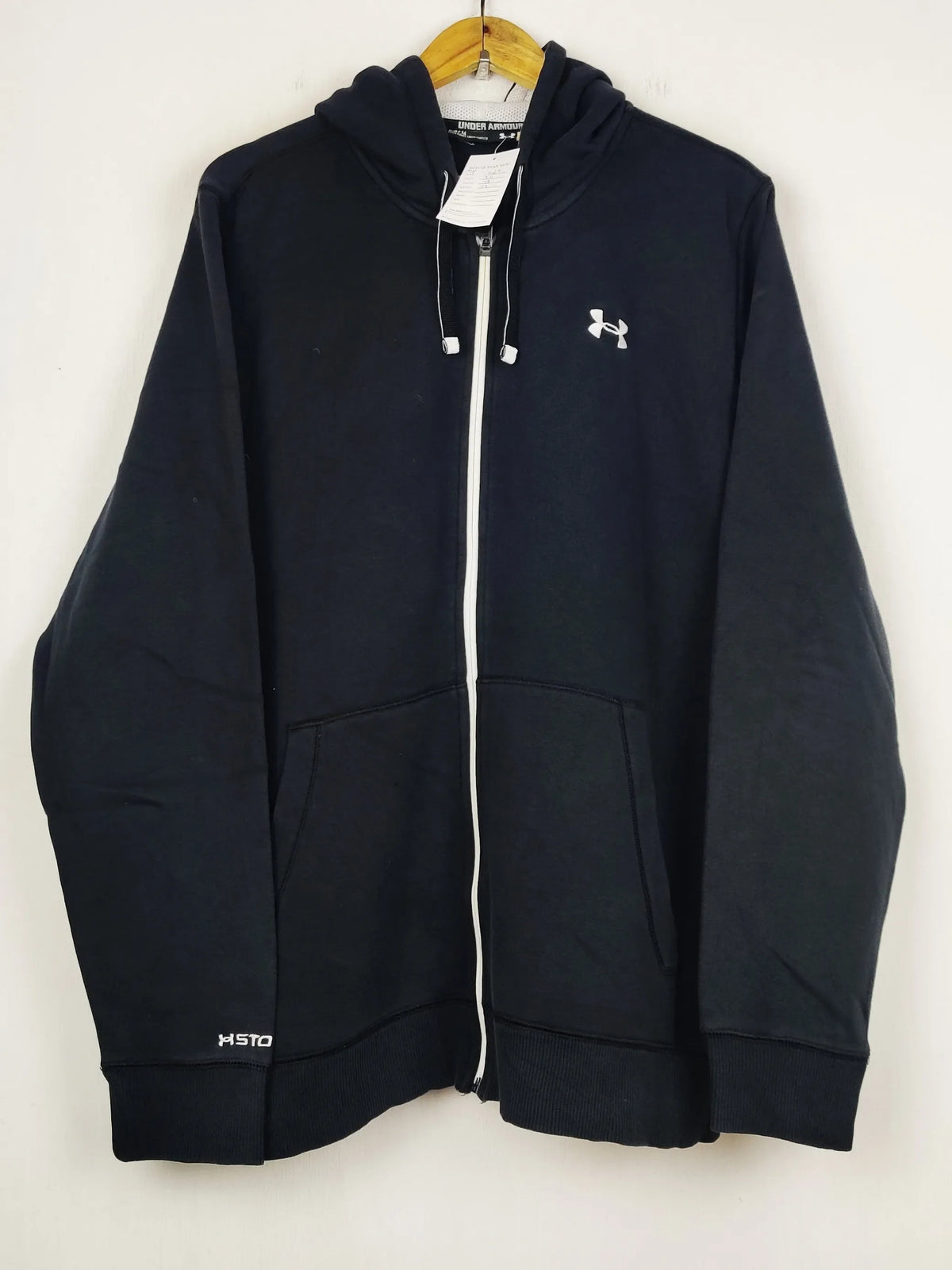 Buy online pre-used pre-loved 100% authentic & Original branded U.N.D.E.R A.R.M.O.U.R (MH-1024) available in Pakistan. Top international brands avilable.